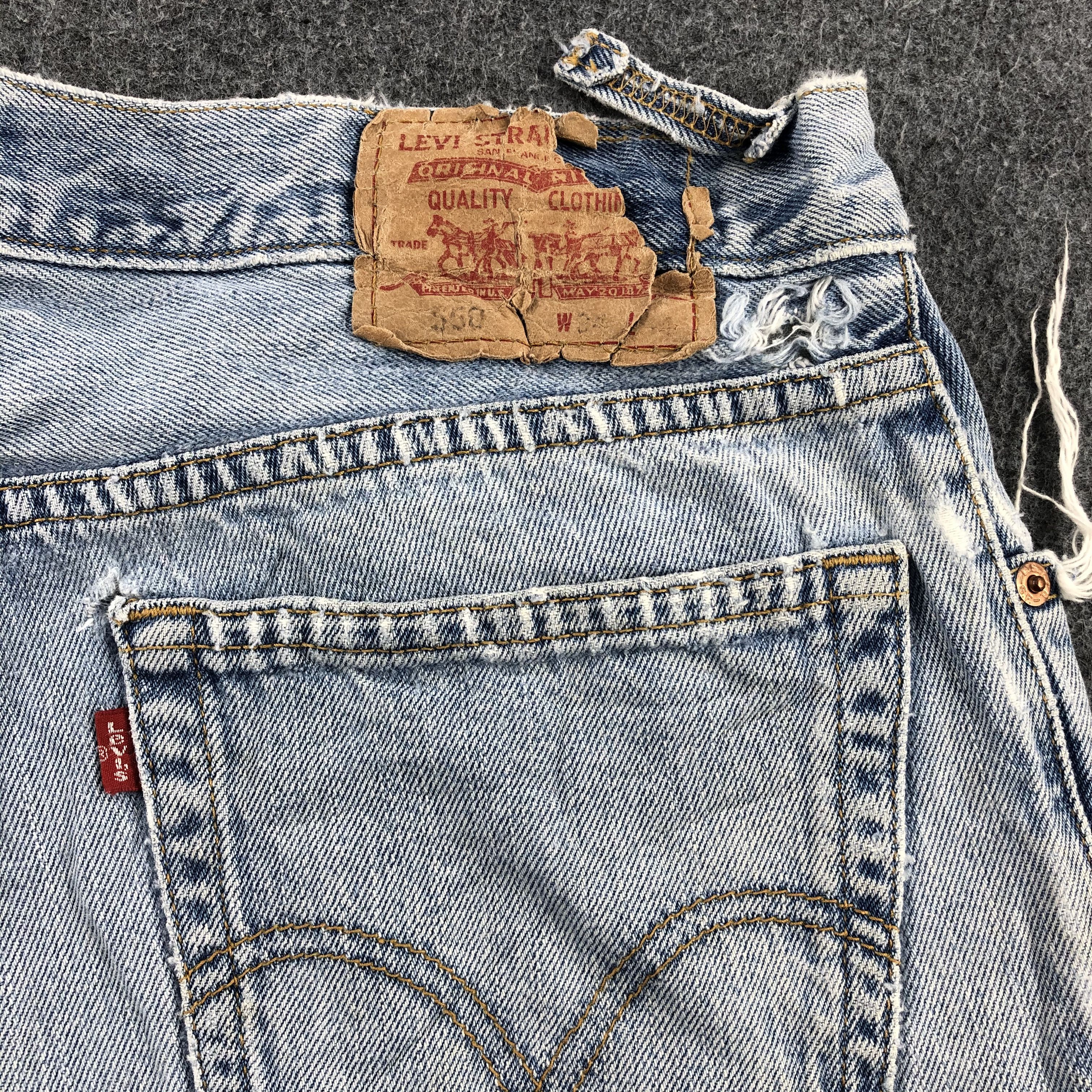 Levi's Light Washed Denim Vintage Levis Jeans Lot 550-J922 Size US 34 / EU 50 - 5 Thumbnail