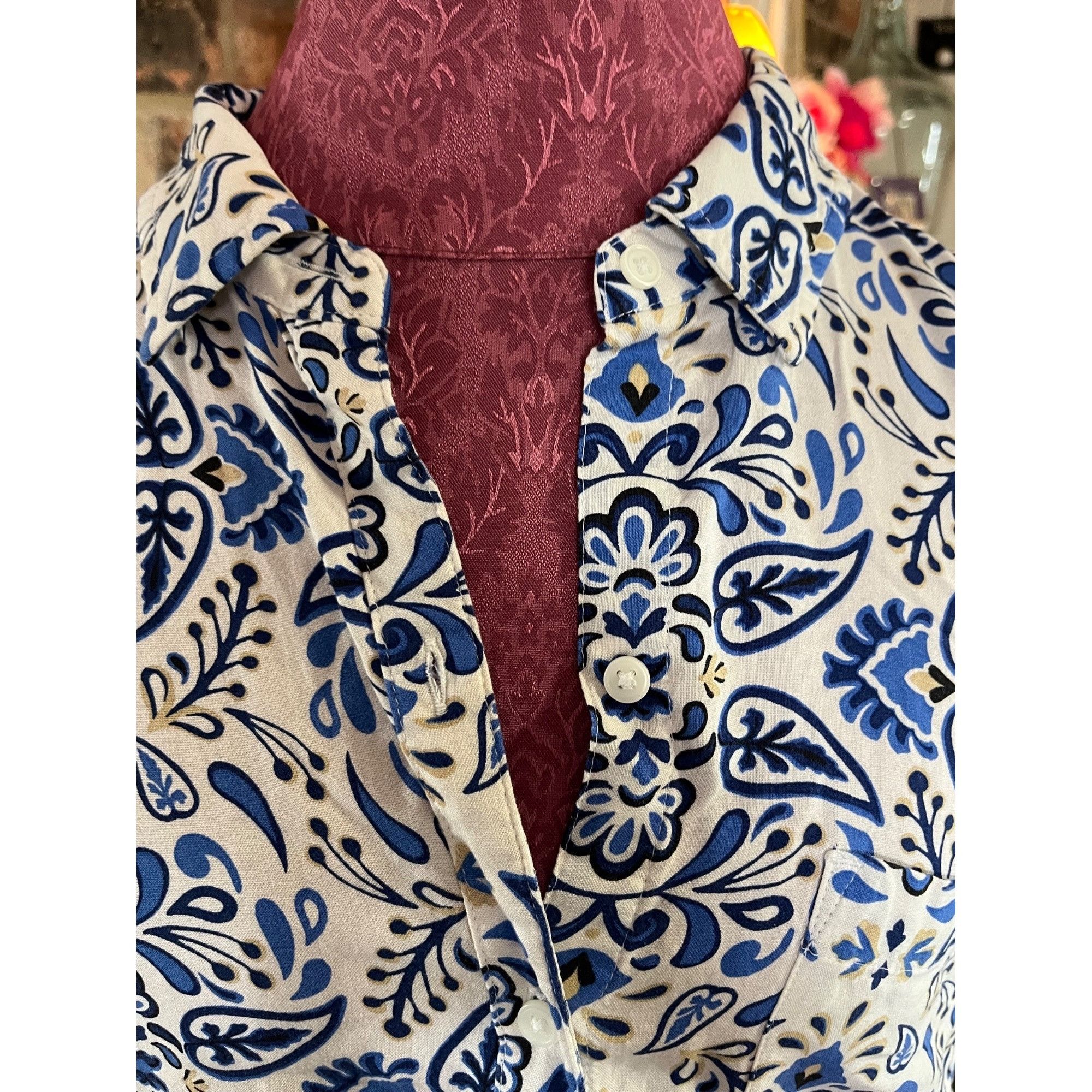 Croft & Barrow Croft & Barrow Womens Blue & White Button-Up Shirt With Flor Size M / US 6-8 / IT 42-44 - 4 Thumbnail