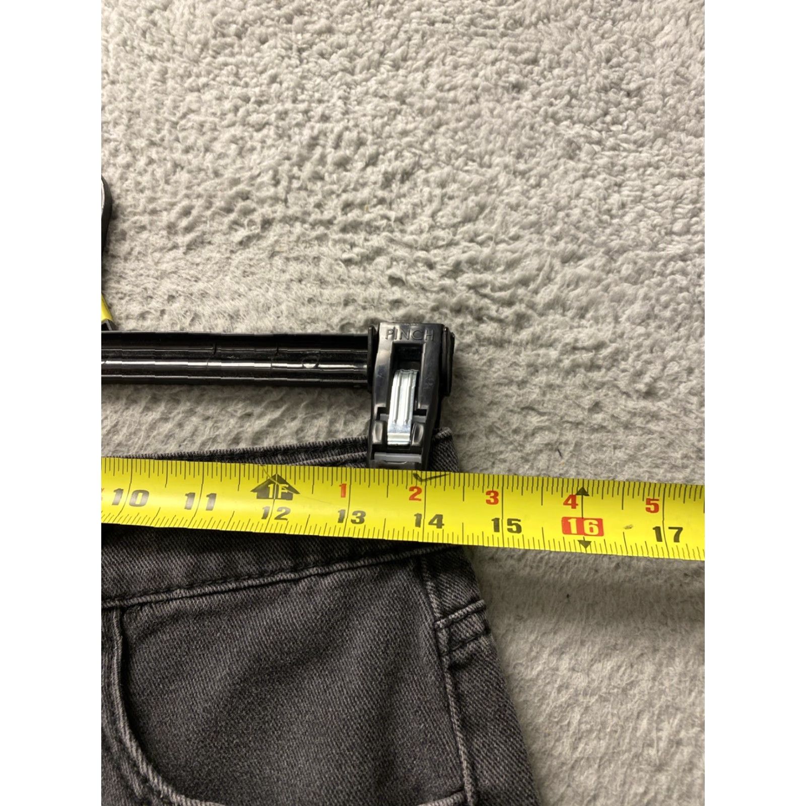Vintage 90s Boyfriend Heart Jeans Women's Black Straight High Rise Denim 28x28 Regular 5-Pocket Button Closure Machine Washable Size 28" / US 6 / IT 42 - 3 Thumbnail