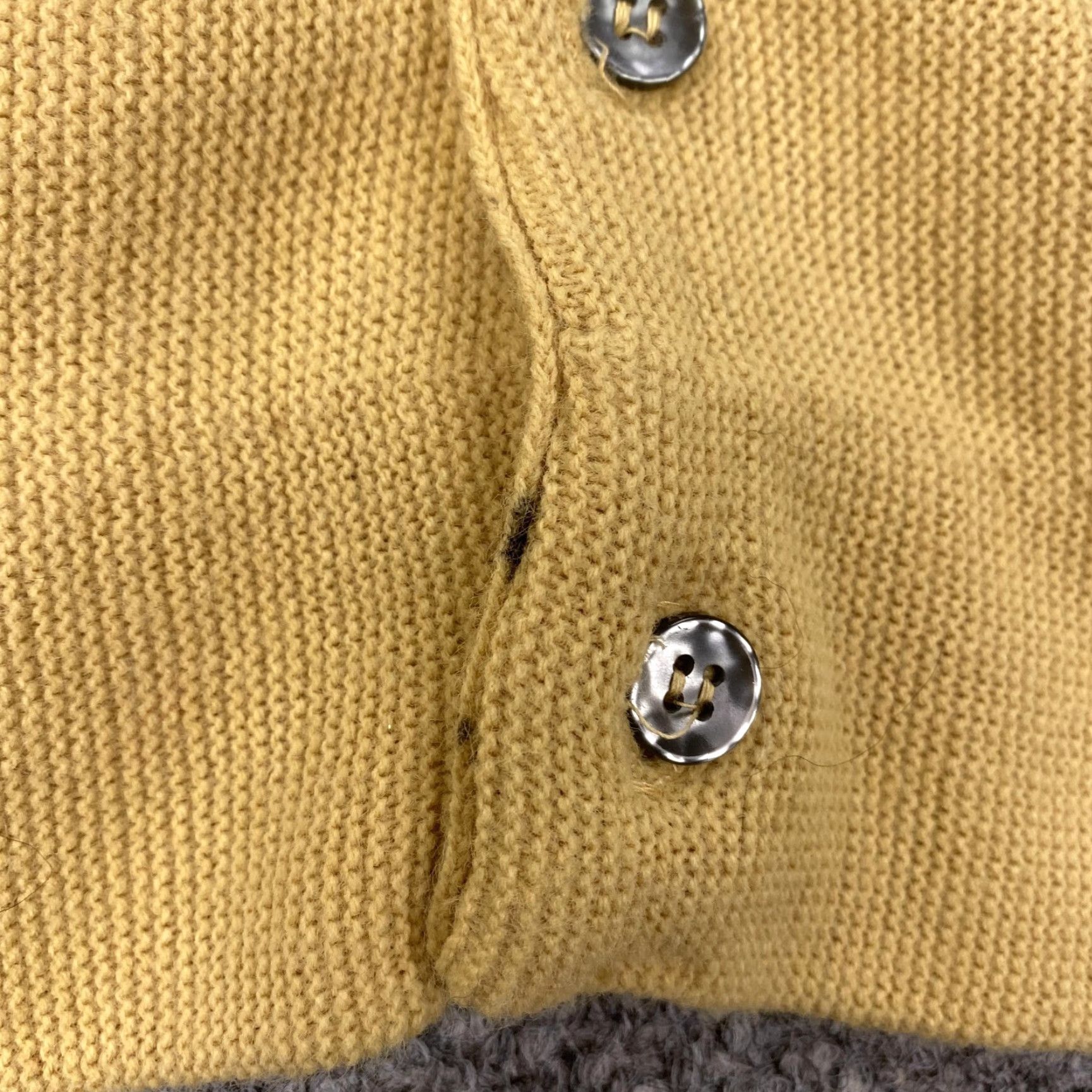 Vintage VINTAGE Pelham Cardigan Shirt Mens Medium Yellow 60s Grunge Knit V-Neck Button Front Size US M / EU 48-50 / 2 - 5 Thumbnail