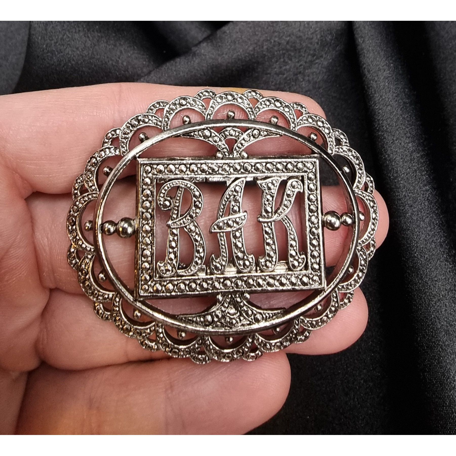 Miriam Haskell Vintage Miriam Haskell Signed BAK Initials Silver-Tone Scall Size ONE SIZE - 4 Thumbnail