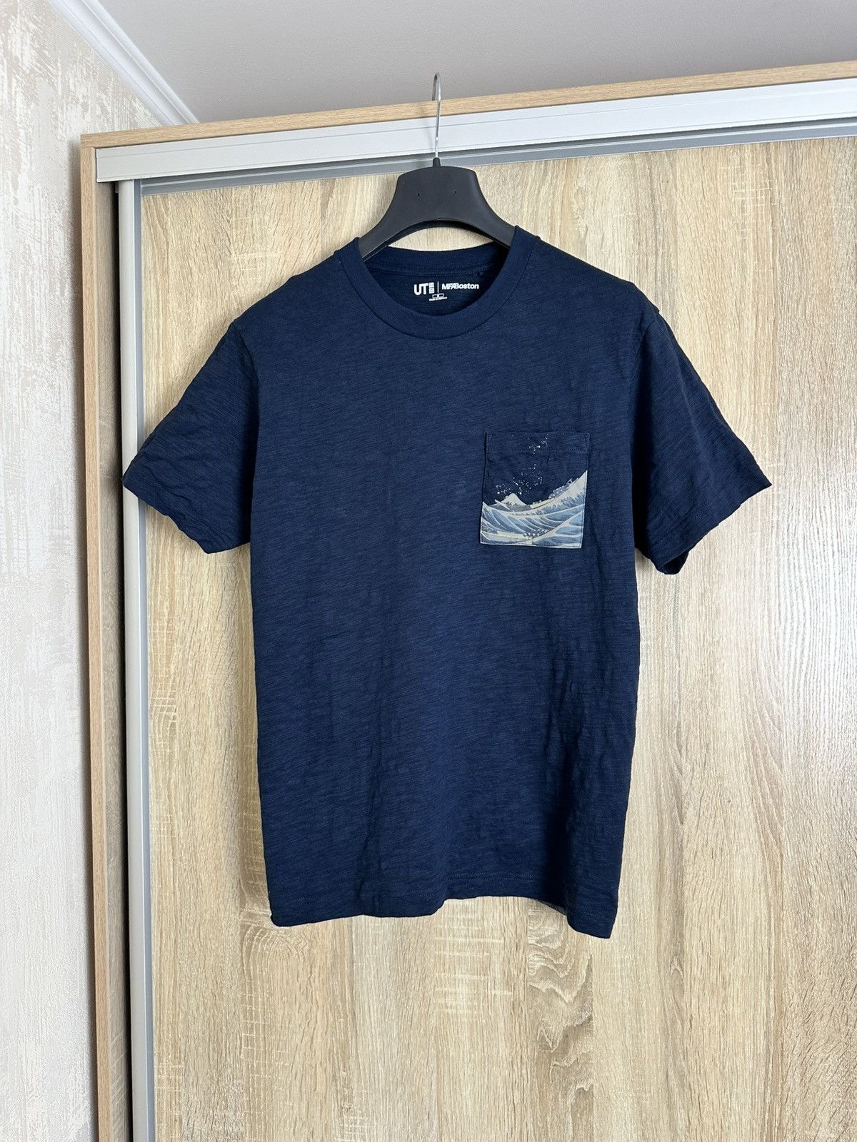 Uniqlo 🔥 Uniqlo Hokusai Blue White Great Wave SS T Shirt Kanagawa Size US M / EU 48-50 / 2 - 3 Thumbnail