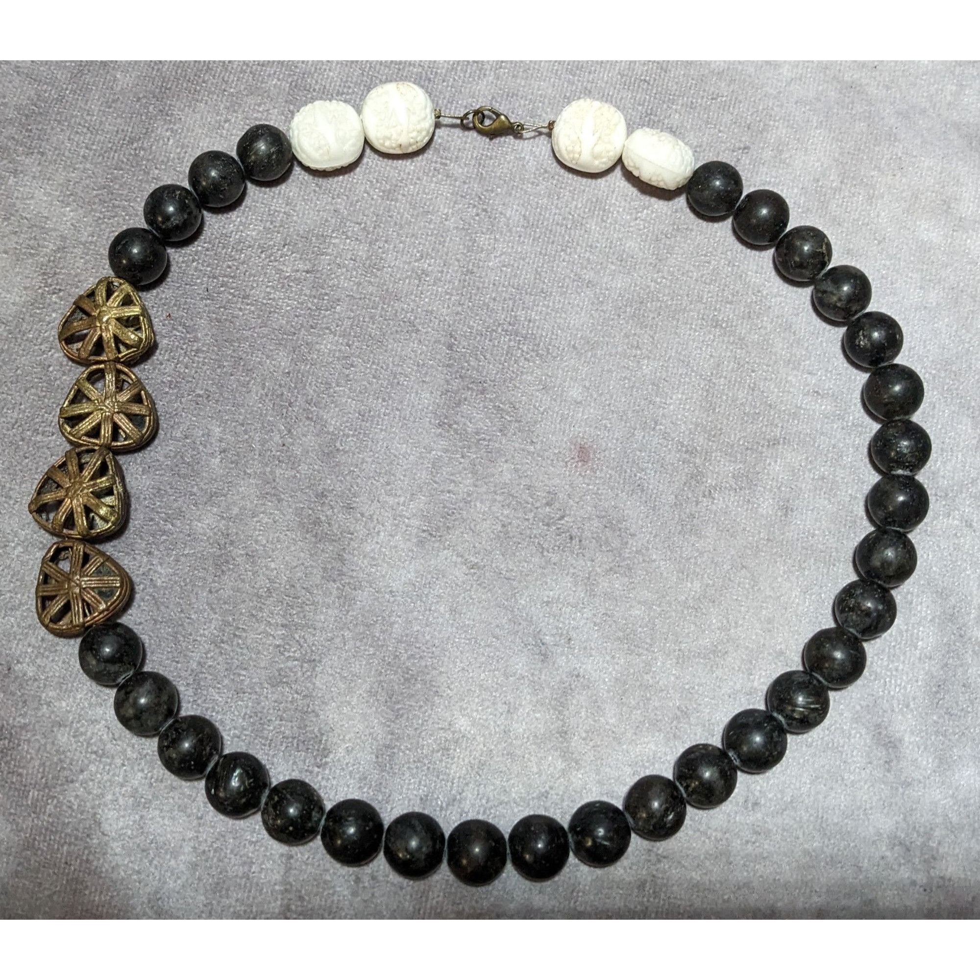 Other Vintage Carved Stone Beaded Bohemian Necklace Size ONE SIZE - 8 Thumbnail
