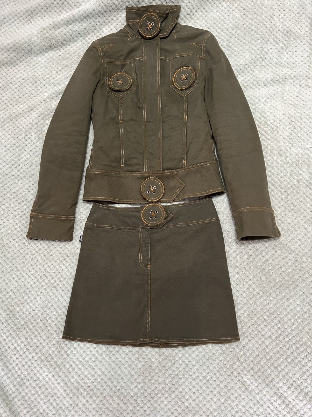 Moschino Vintage moschino button accent co-ord Size M / US 6-8 / IT 42-44 - 1 Thumbnail