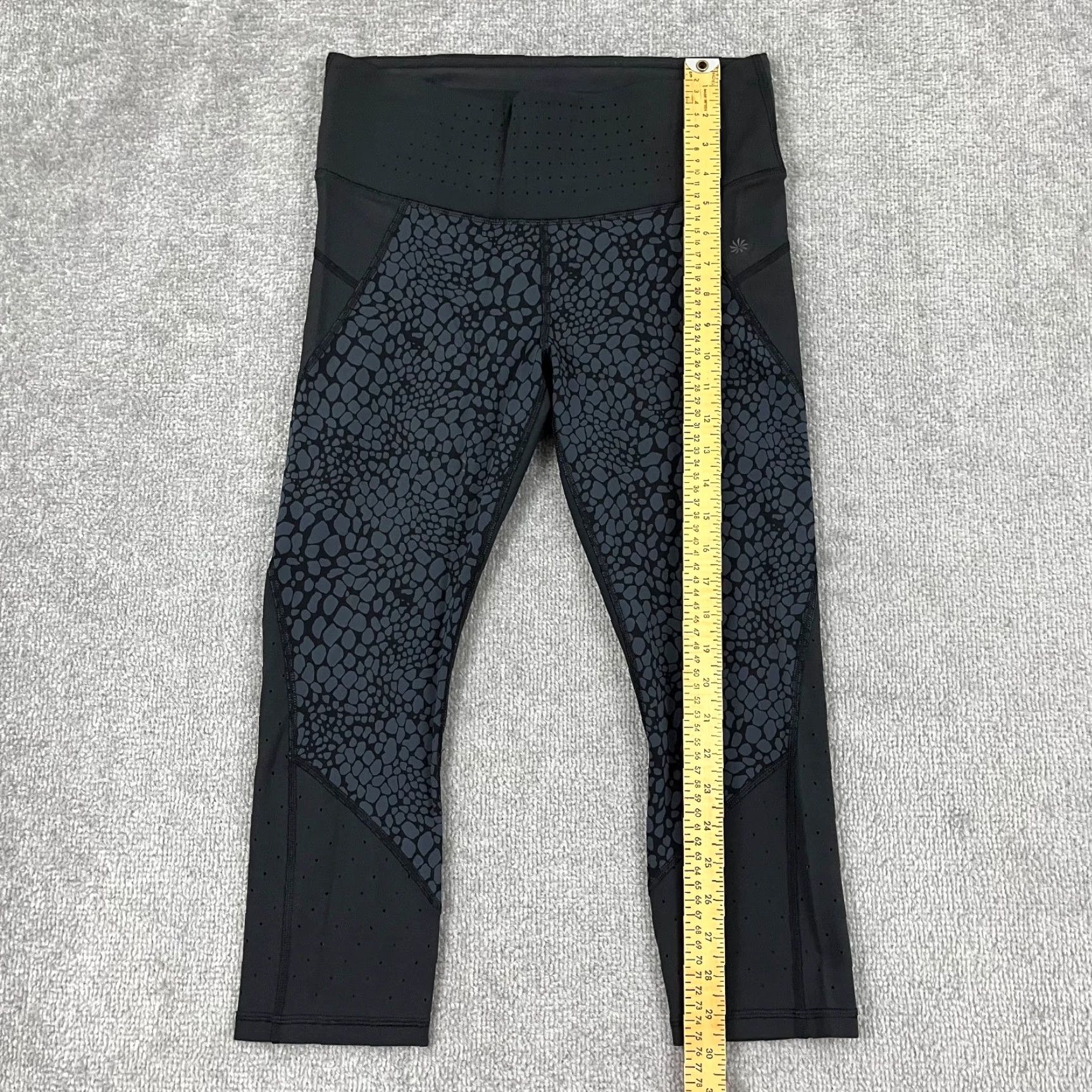 Athleta Athleta Leggings Capri Women Medium 20" Black Activewear Athletic Crocodile Stealth Elation Size 32" / US 10 / IT 46 - 5 Thumbnail