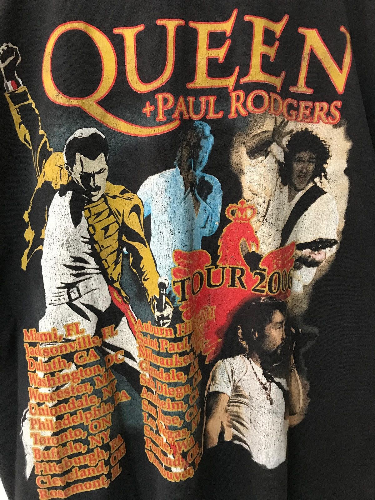 Band Tees 2000s Queen t shirt Size US M / EU 48-50 / 2 - 2 Thumbnail