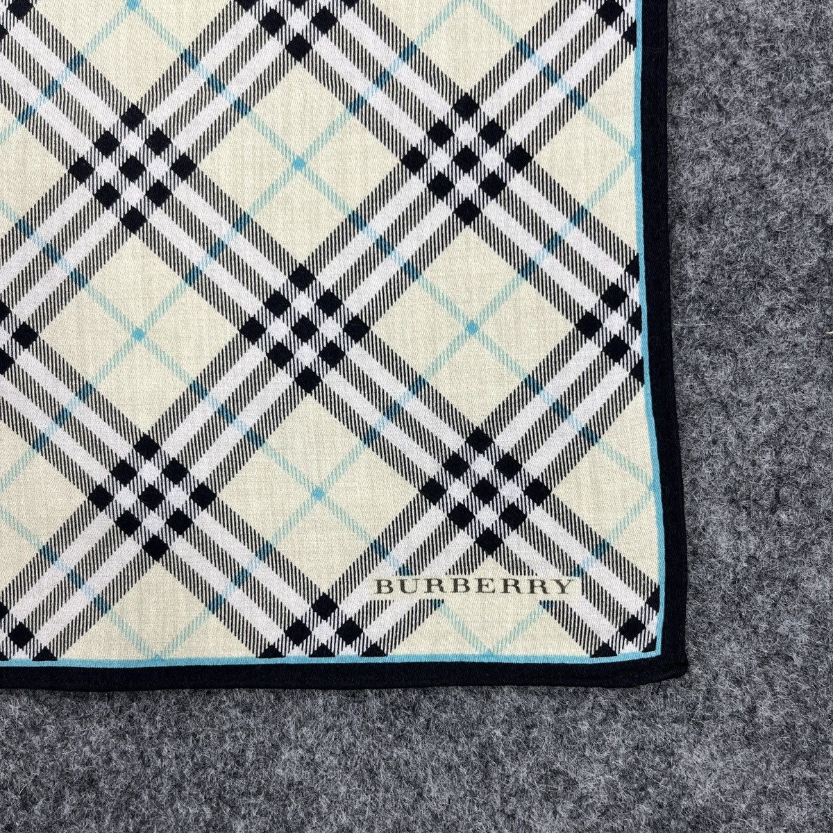 Burberry Burberry Handkerchief / Neckerchief / Headscarf B1658 Size ONE SIZE - 2 Thumbnail
