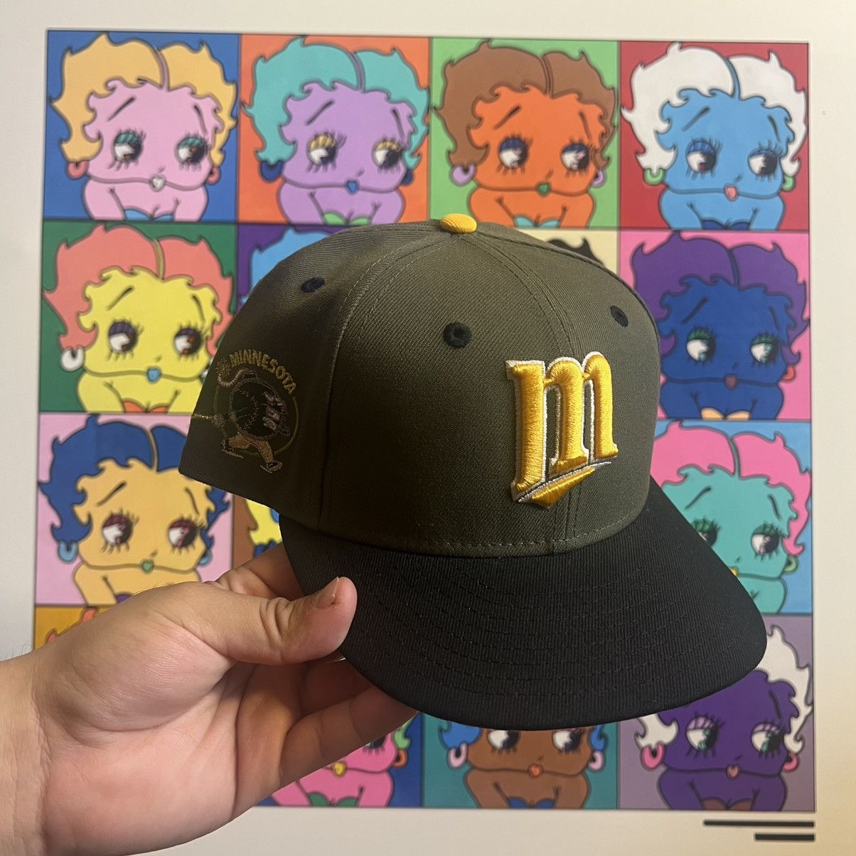 New Era 7 1/4 Minessota twins Two tone ARMY Bomber Size ONE SIZE - 1 Thumbnail