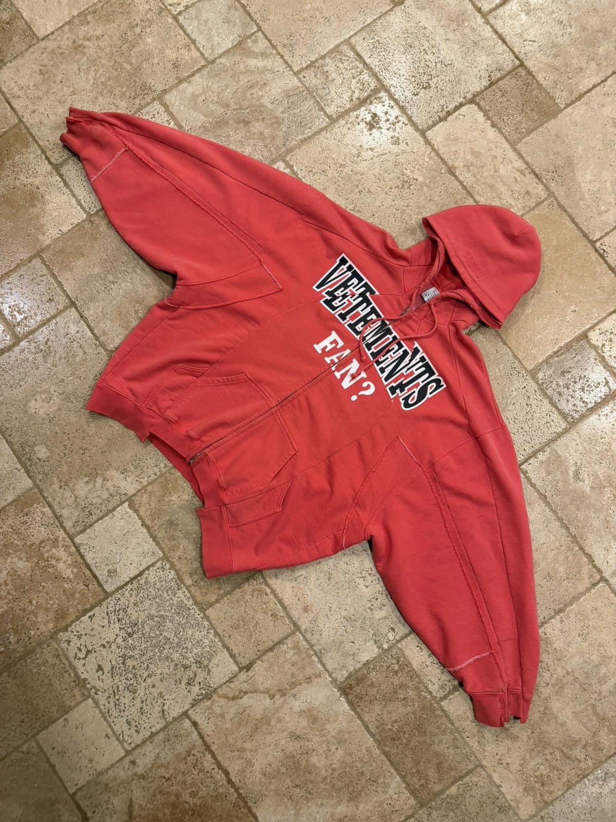 Vetements Vetements Reconstructed Fan Yes I Am Print Red Zip Up Hoodie Size US S / EU 44-46 / 1 - 3 Thumbnail