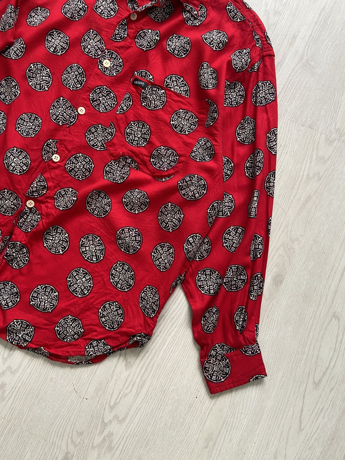Georges Marciano × Guess Vintage 1980’s Guess Medieval Block Print Rayon Shirt Size US L / EU 52-54 / 3 - 2 Thumbnail