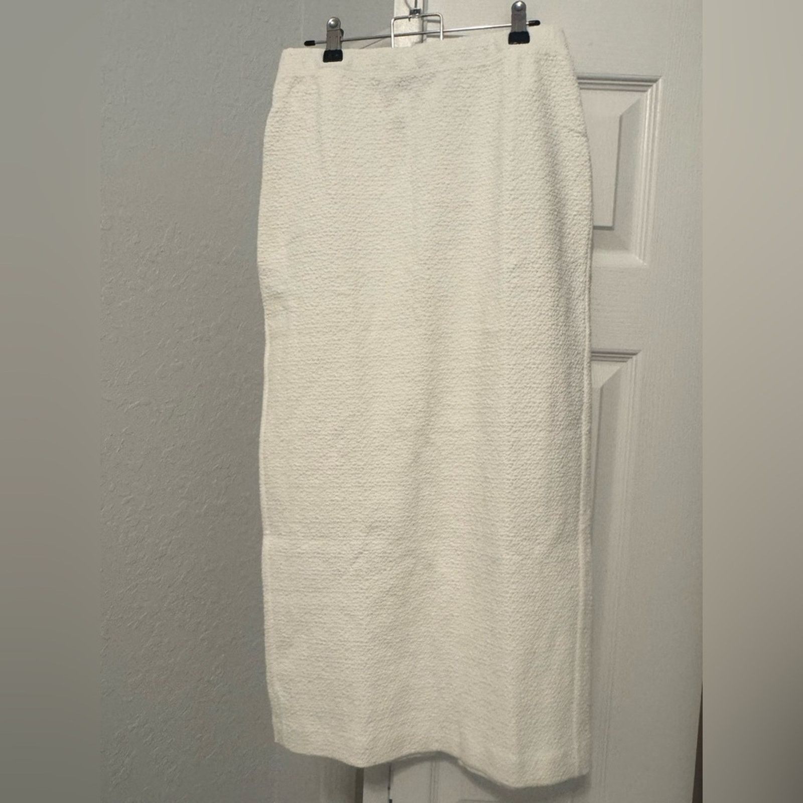 Enza Costa NEW Enza Costa $200 textured midi skirt Size small Size 27" / US 4 / IT 40 - 1 Thumbnail