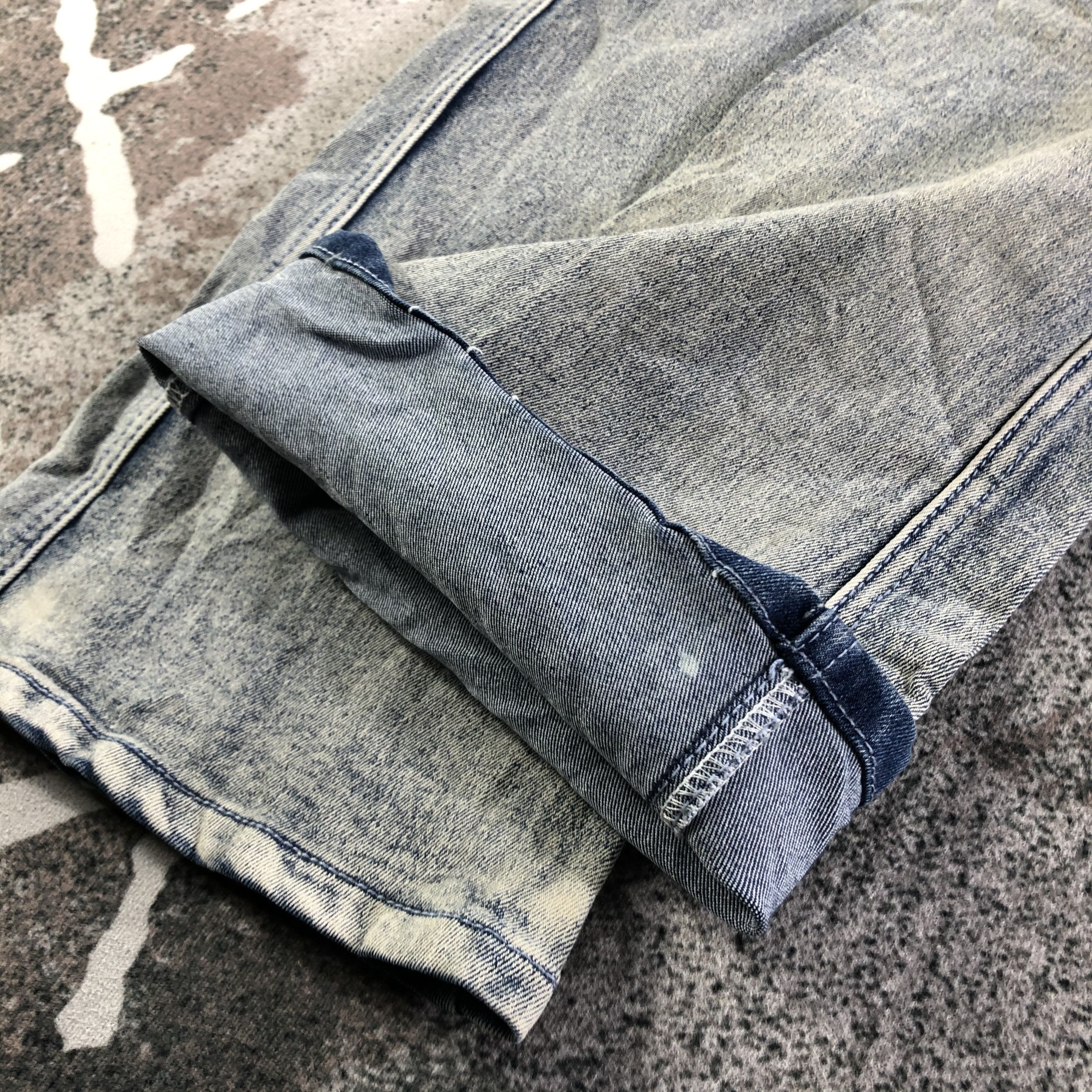 Japanese Brand Vintage Japanese Cargo Jeans Dirty Wash Denim KJ3058 Size US 27 - 6 Thumbnail