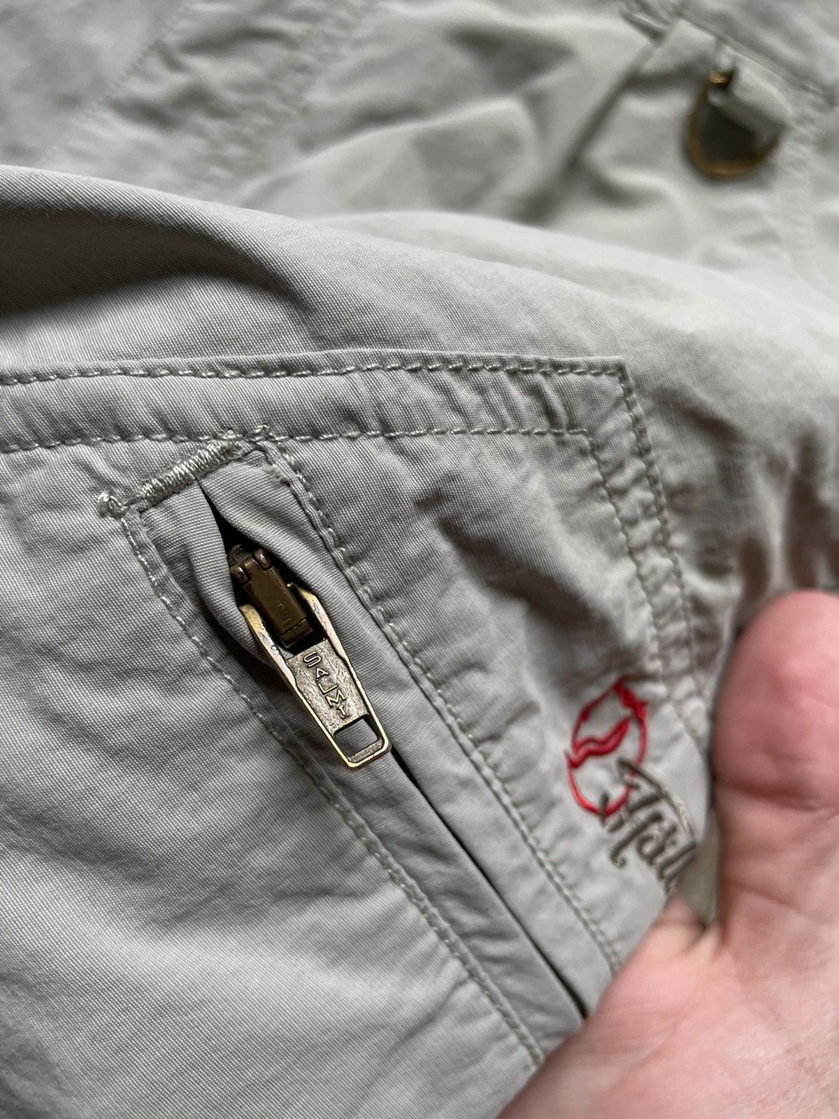 Fjallraven × Vintage Rare Outdoor Fjallraven Multi Pocket Tracking Nylon Shorts Size 27" / US 4 / IT 40 - 5 Thumbnail