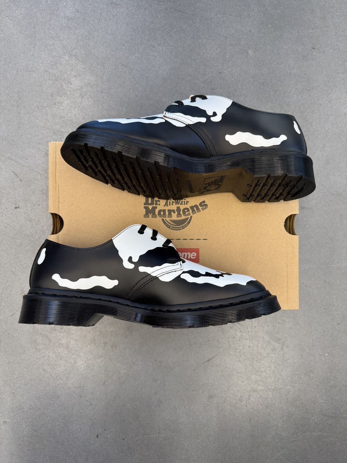 Supreme Dr. Martens 1461 3-Eye Shoes Supreme Skull Black White Size US 9 / EU 42 - 2 Thumbnail