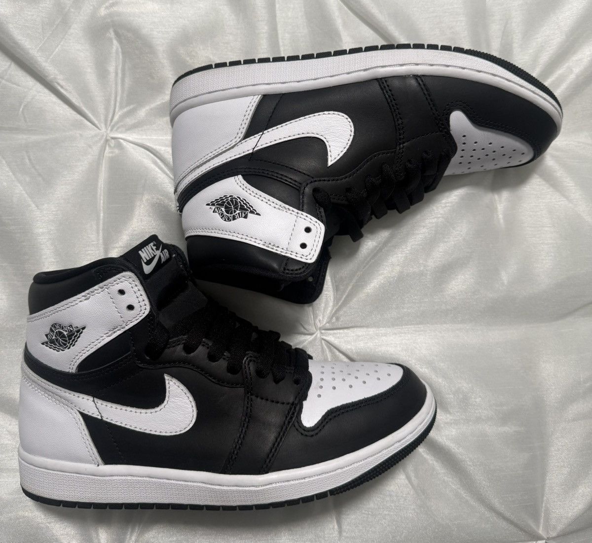 Nike Nike Air Jordan Retro 1 High Top Size US 6.5 / EU 39-40 - 5 Thumbnail