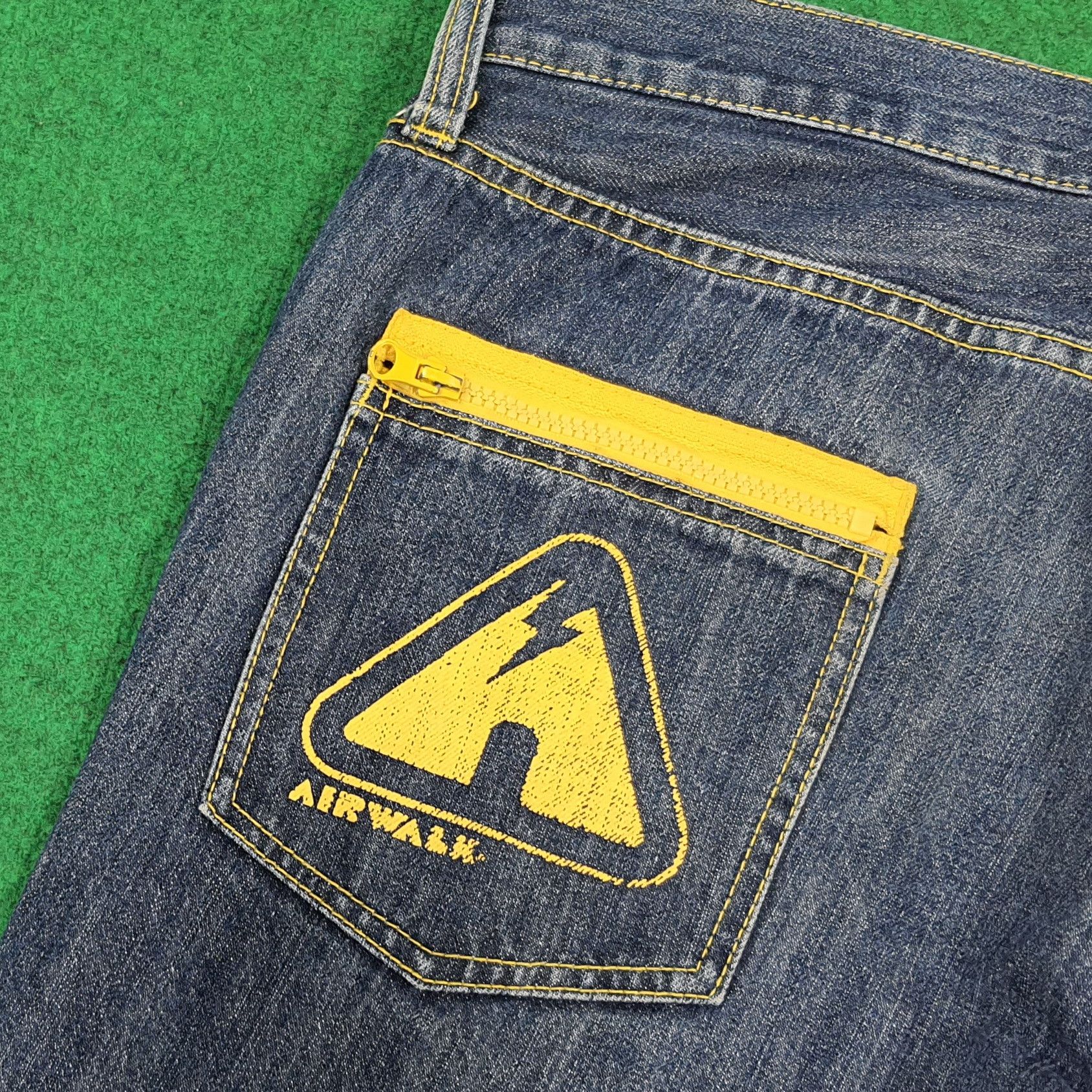 Airwalk Vintage Airwalk Skater Distressed Graphic Jeans C297N29 Size US 32 / EU 48 - 3 Thumbnail