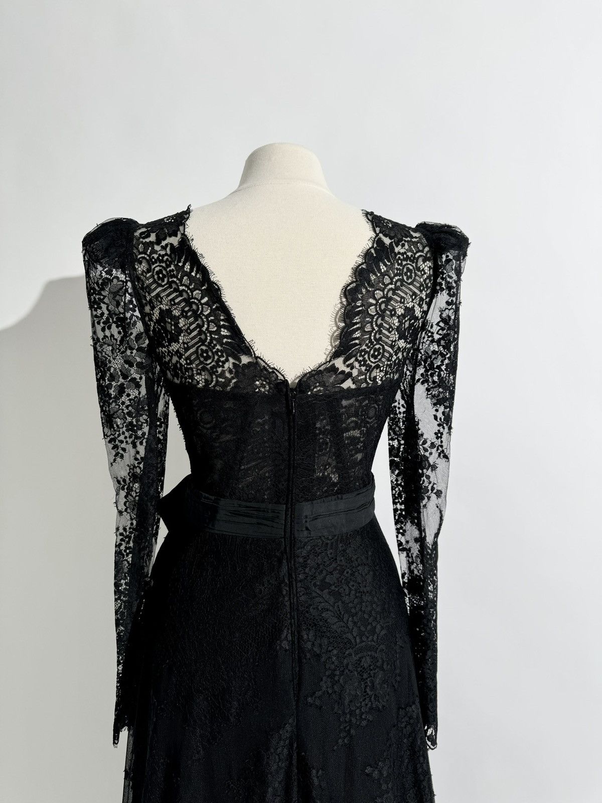 Zuhair Murad Brand New US 6-8 ZUHAIR MURAD Chantilly Lace Evening Gown Size M / US 6-8 / IT 42-44 - 6 Thumbnail