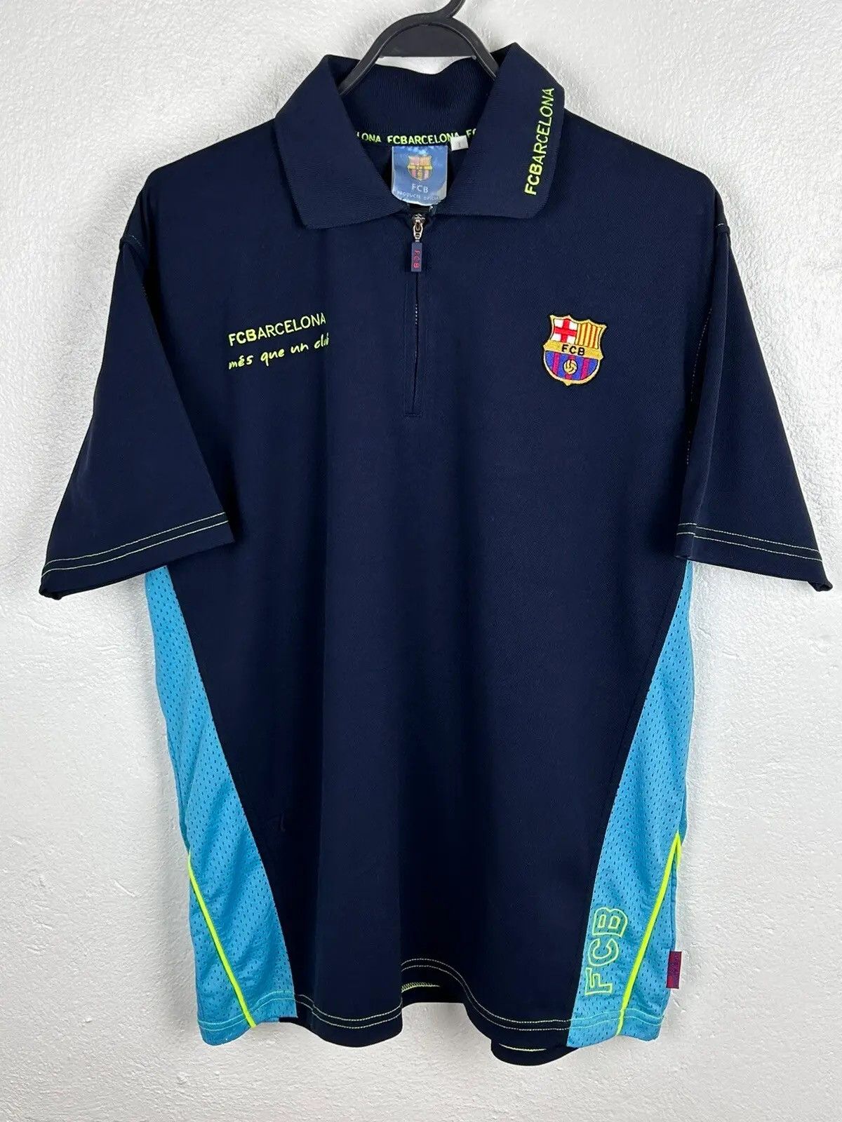 Vintage Vintage FC Barcelona Roger’s Licensed Zippered Jersey Size US L / EU 52-54 / 3 - 1 Thumbnail