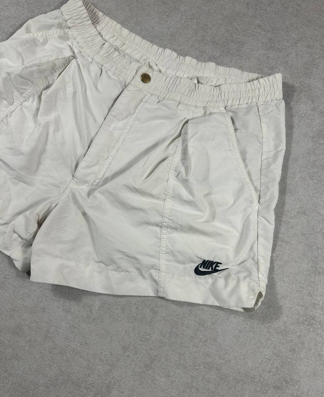 Nike Vintage Nike 90s White Tennis Shorts Size US 33 - 2 Thumbnail