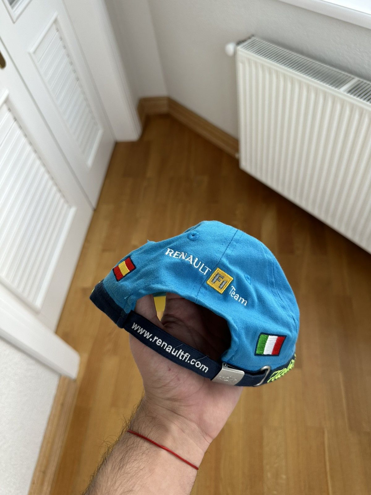 Formula 1 Renault F1 World Champions Cap 2005-2006 Team Spirit Size ONE SIZE - 5 Thumbnail
