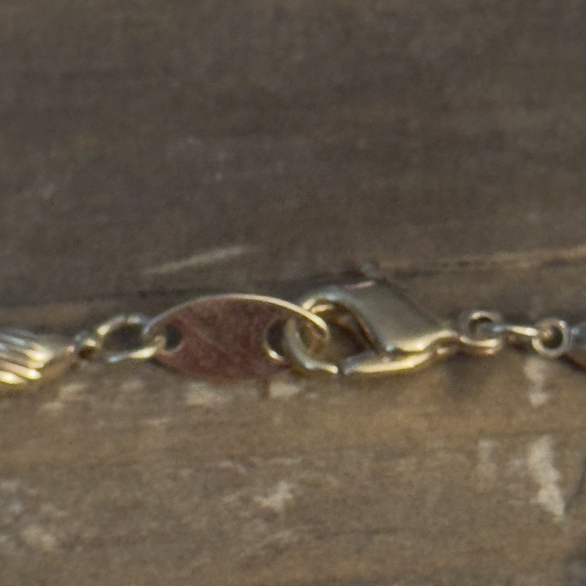 Other Gold tone oval filigree and fluted links necklace Size ONE SIZE - 4 Thumbnail