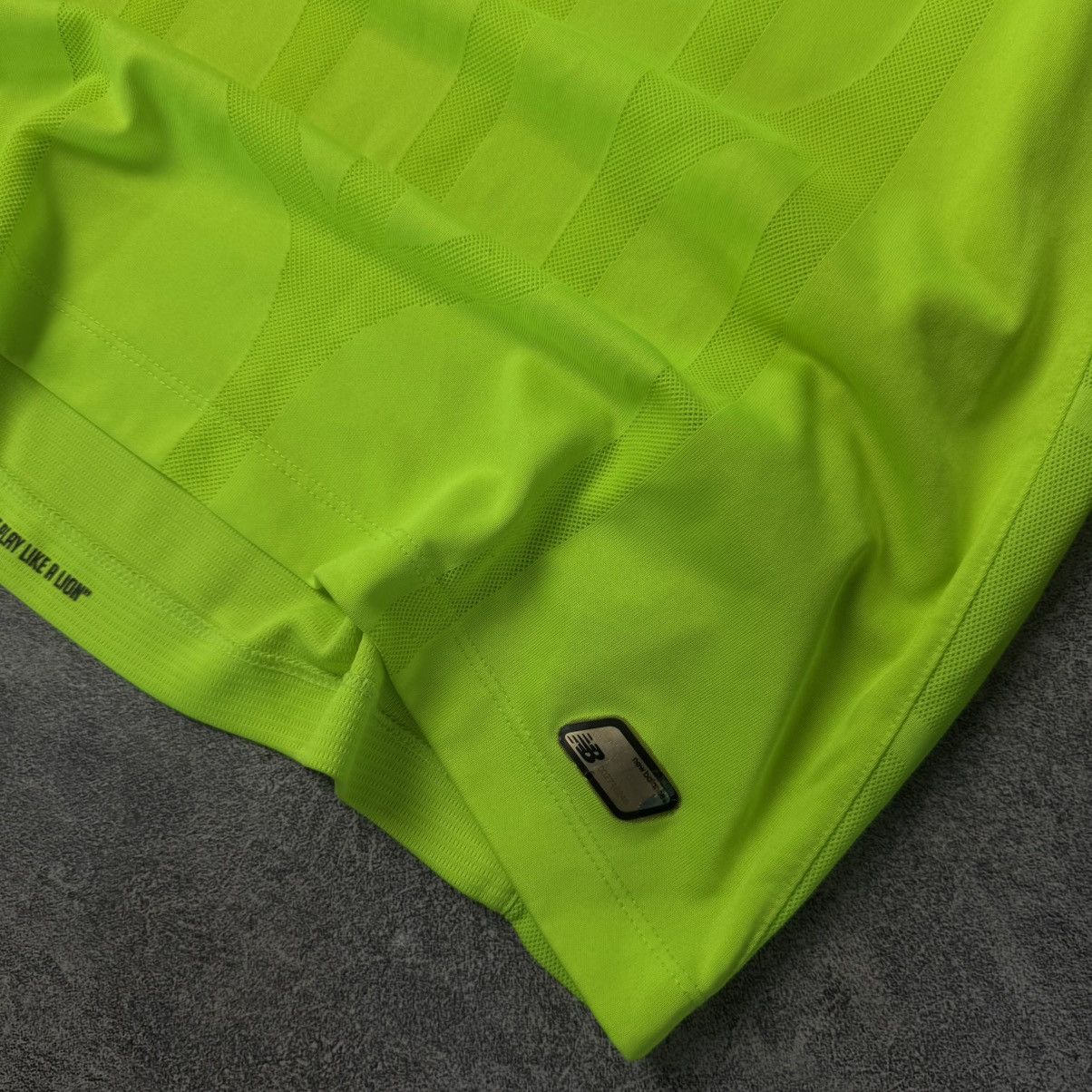 New Balance Liverpool FC x NB 2016 Toxic Lime Jersey Size US M / EU 48-50 / 2 - 7 Thumbnail