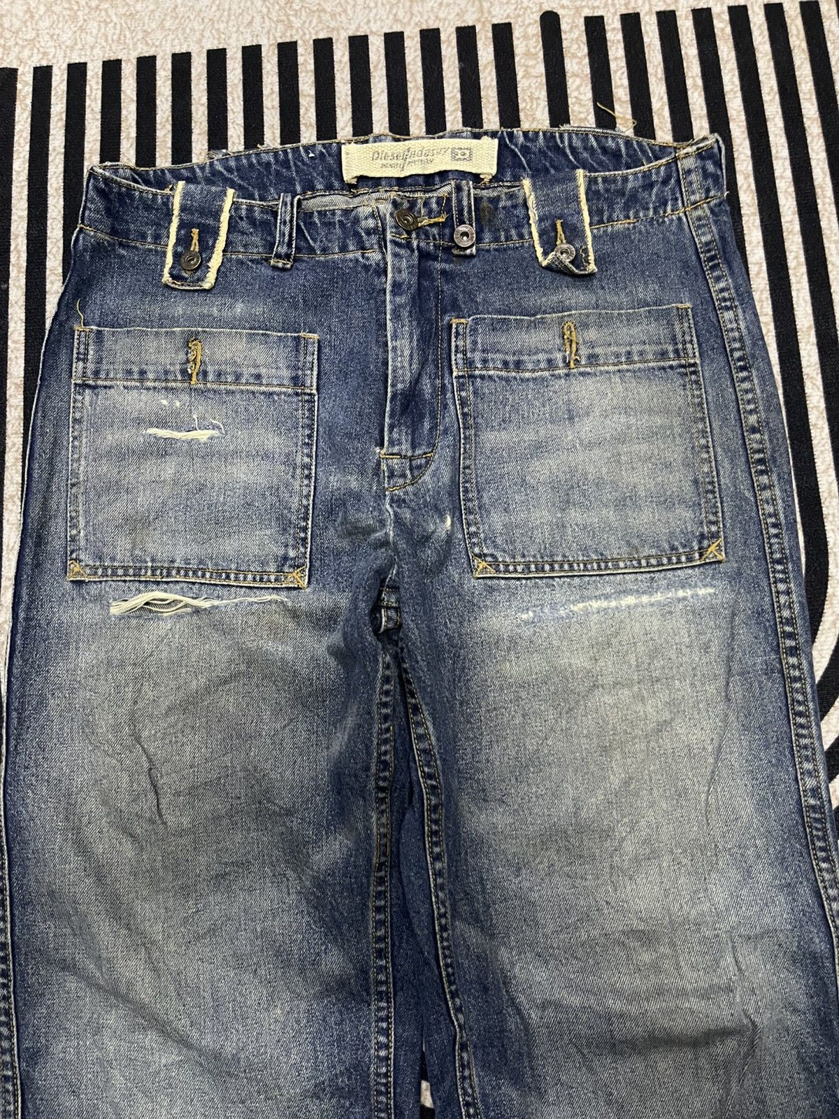 Diesel 90s DIESEL BUSH BAGGY JEANS SINGLE POCKET BACK RARE Size US 33 - 6 Thumbnail