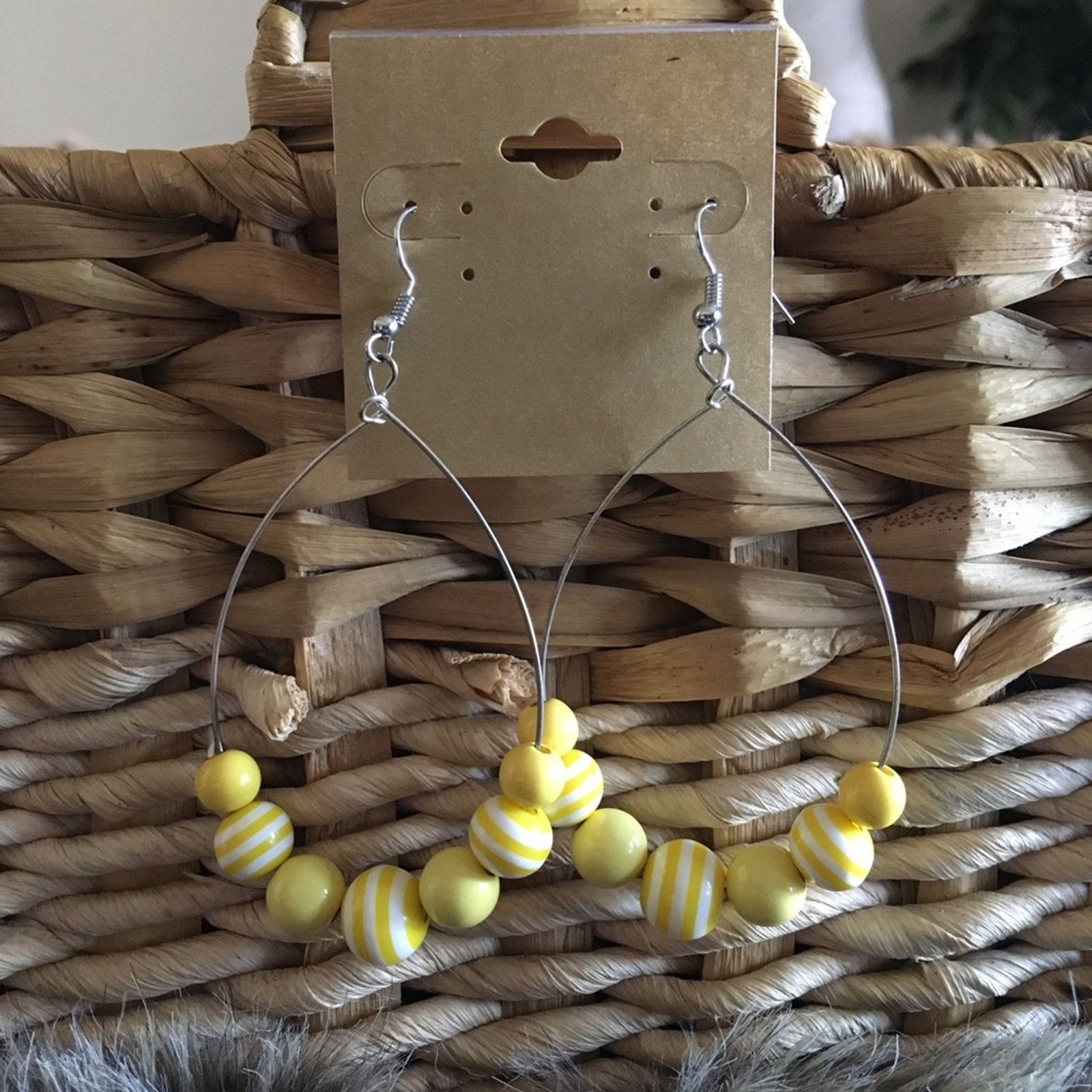 Vintage Vintage repurposed yellow beaded wire earrings Size ONE SIZE - 1 Thumbnail