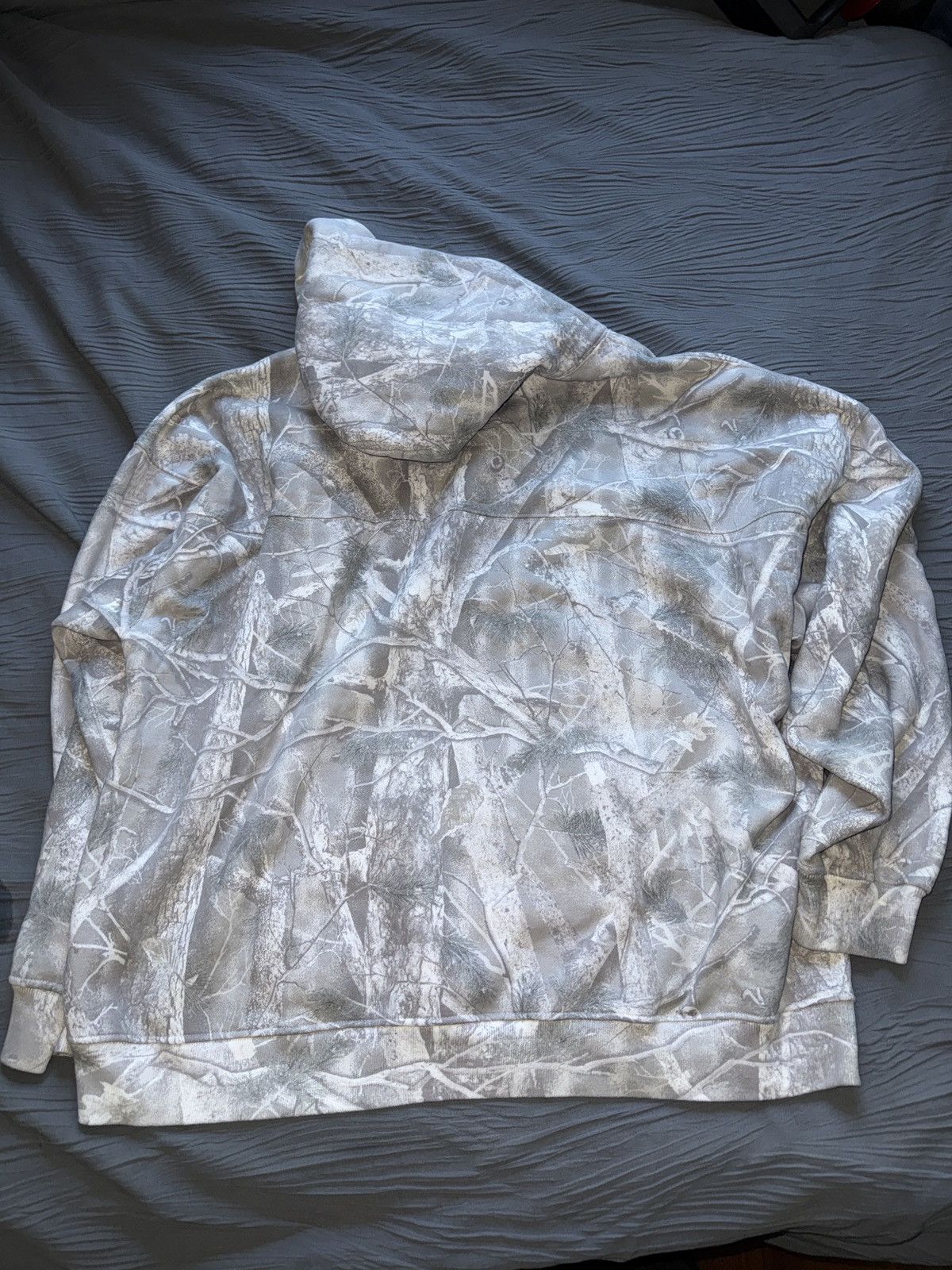 Abercrombie & Fitch Grey and white Camo abercrombie & Fitch hoodie XXL Size US XXL / EU 58 / 5 - 2 Thumbnail