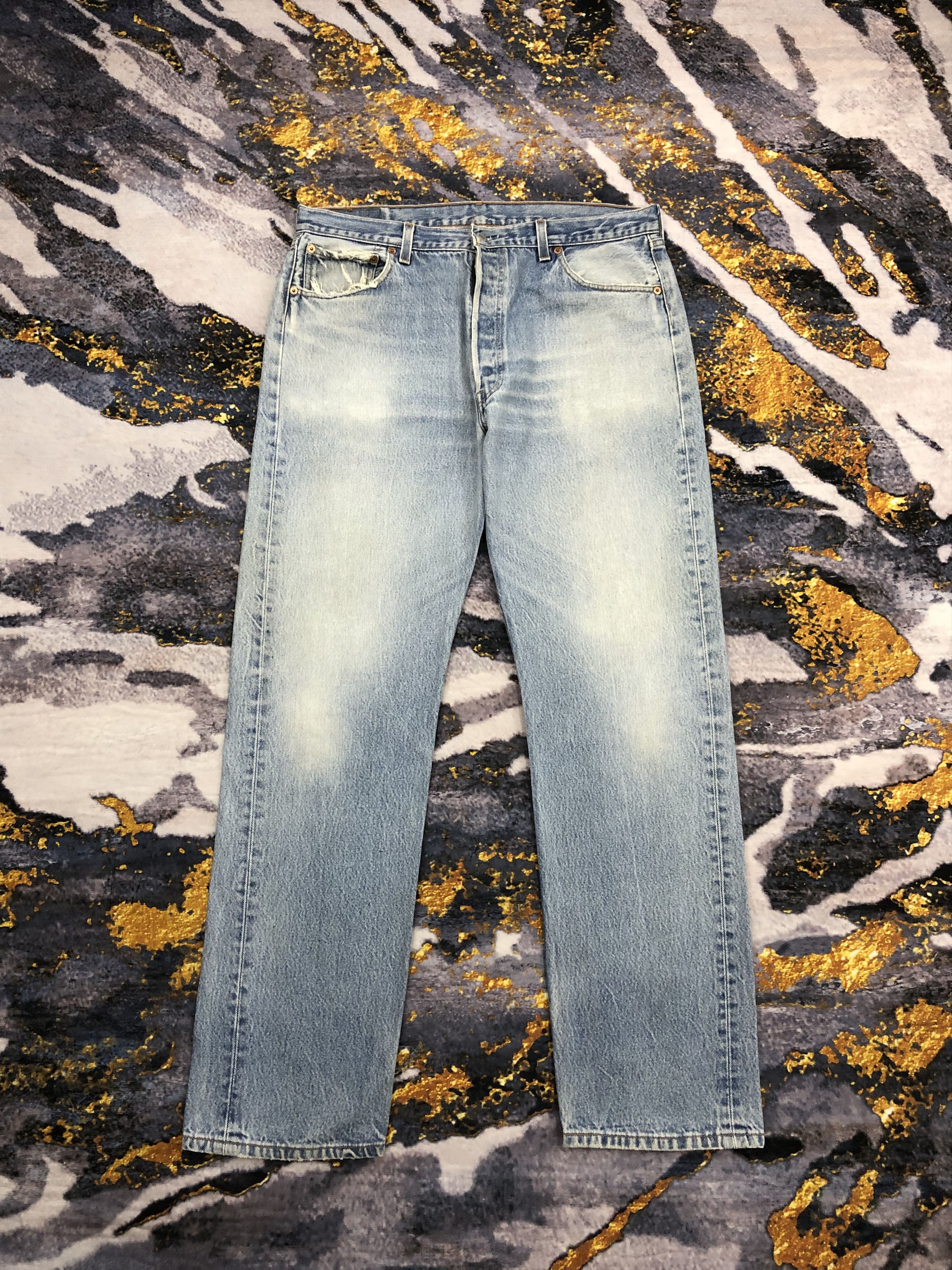 Levi's Vintage 90s Levis 501 Faded Blue Button Fly Jeans DPP0040 Size US 36 / EU 52 - 1 Thumbnail