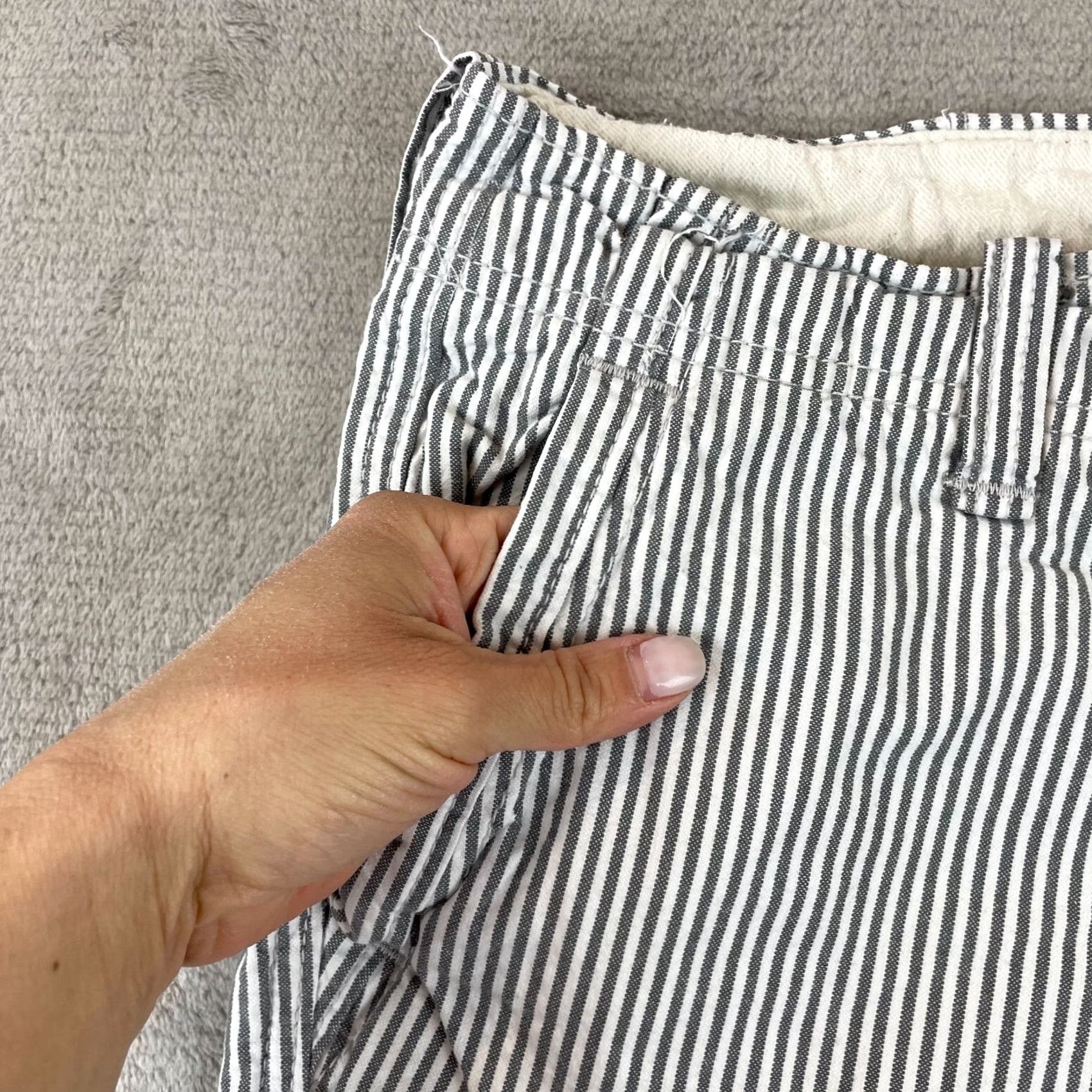 Abercrombie & Fitch Abercrombie & Fitch Shorts Mens 30 Gray Hickory Striped Button Fly Preppy 8" Size US 30 / EU 46 - 3 Thumbnail
