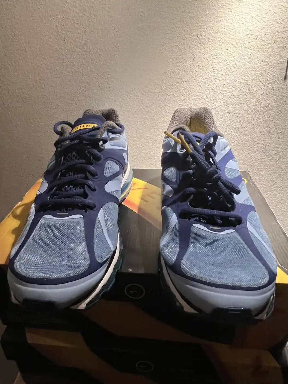 Nike Nike X Livestrong Size US 8 / EU 41 - 11 Thumbnail