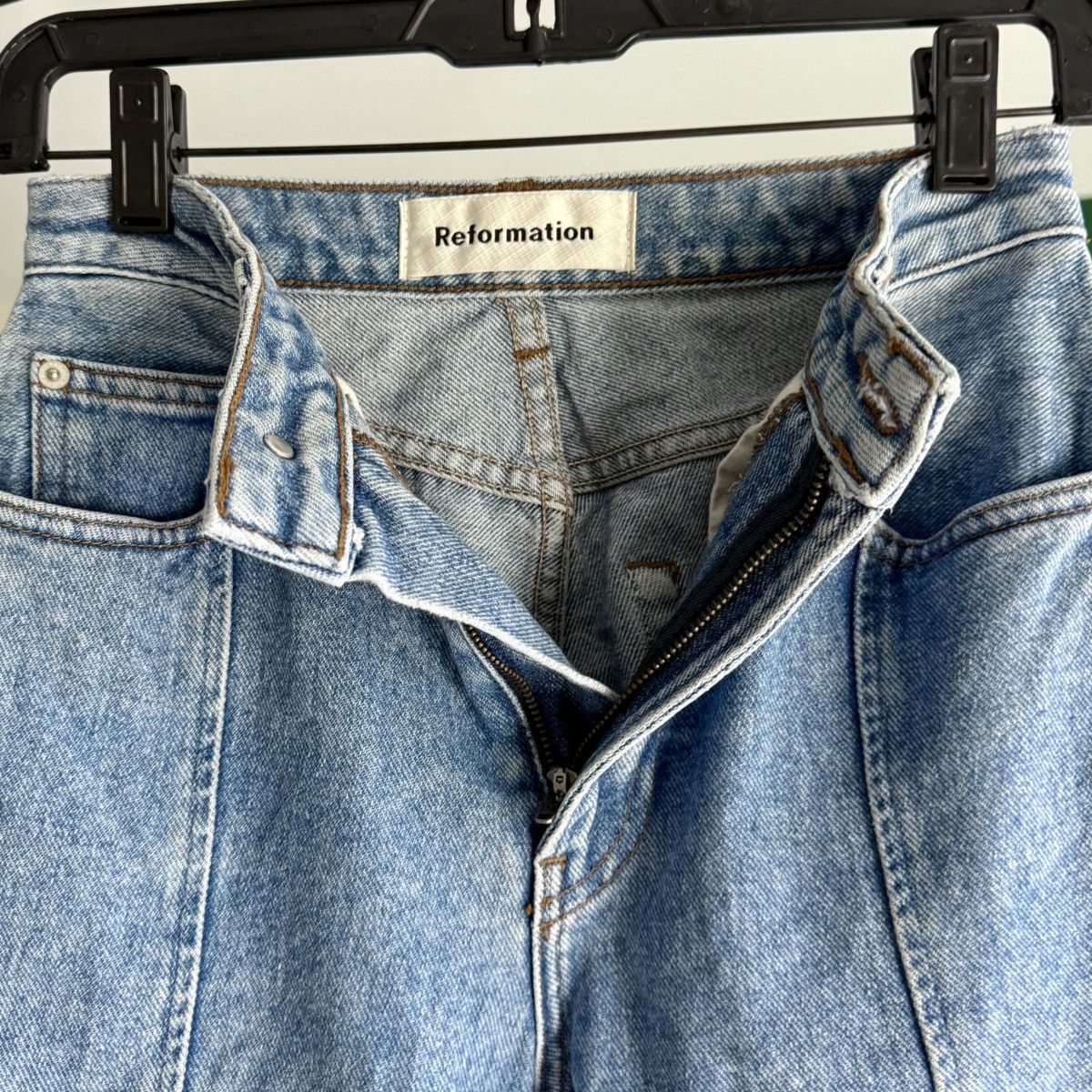 Reformation Reformation Medium Wash Seamed Ankle Jean | Size 25 Size 25" / US 0 / IT 36 - 4 Thumbnail