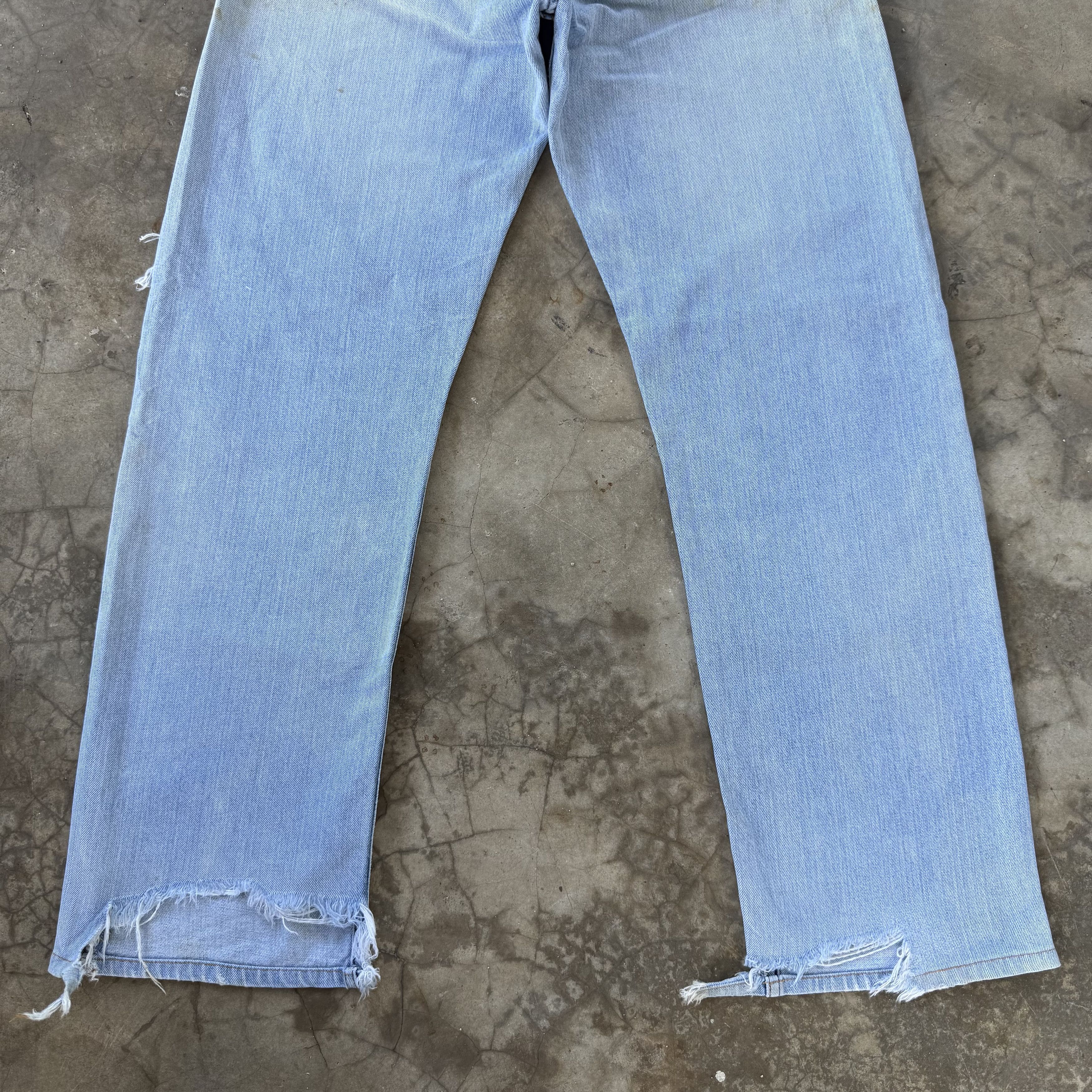 Levi's Vintage Clothing Vintage Levi's 512 Ripped Faded Light Wash Denim Jean W33 Size US 33 - 10 Thumbnail