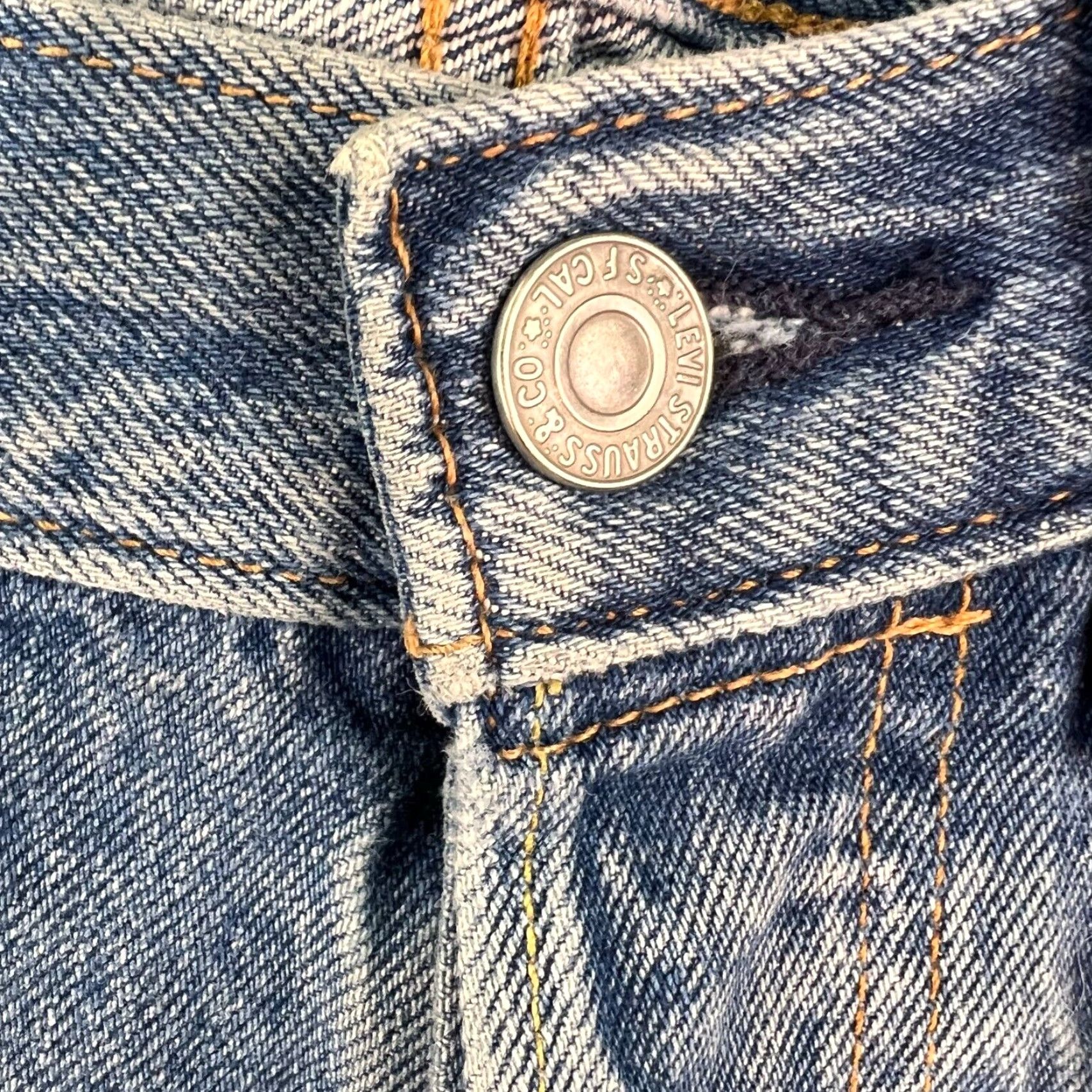 Levi's VINTAGE Levi's 501 Jean Shorts Jeans Casual 31 Blue Button Fly 90s Mens Adult Medium Blue Denim Size US 31 - 2 Thumbnail