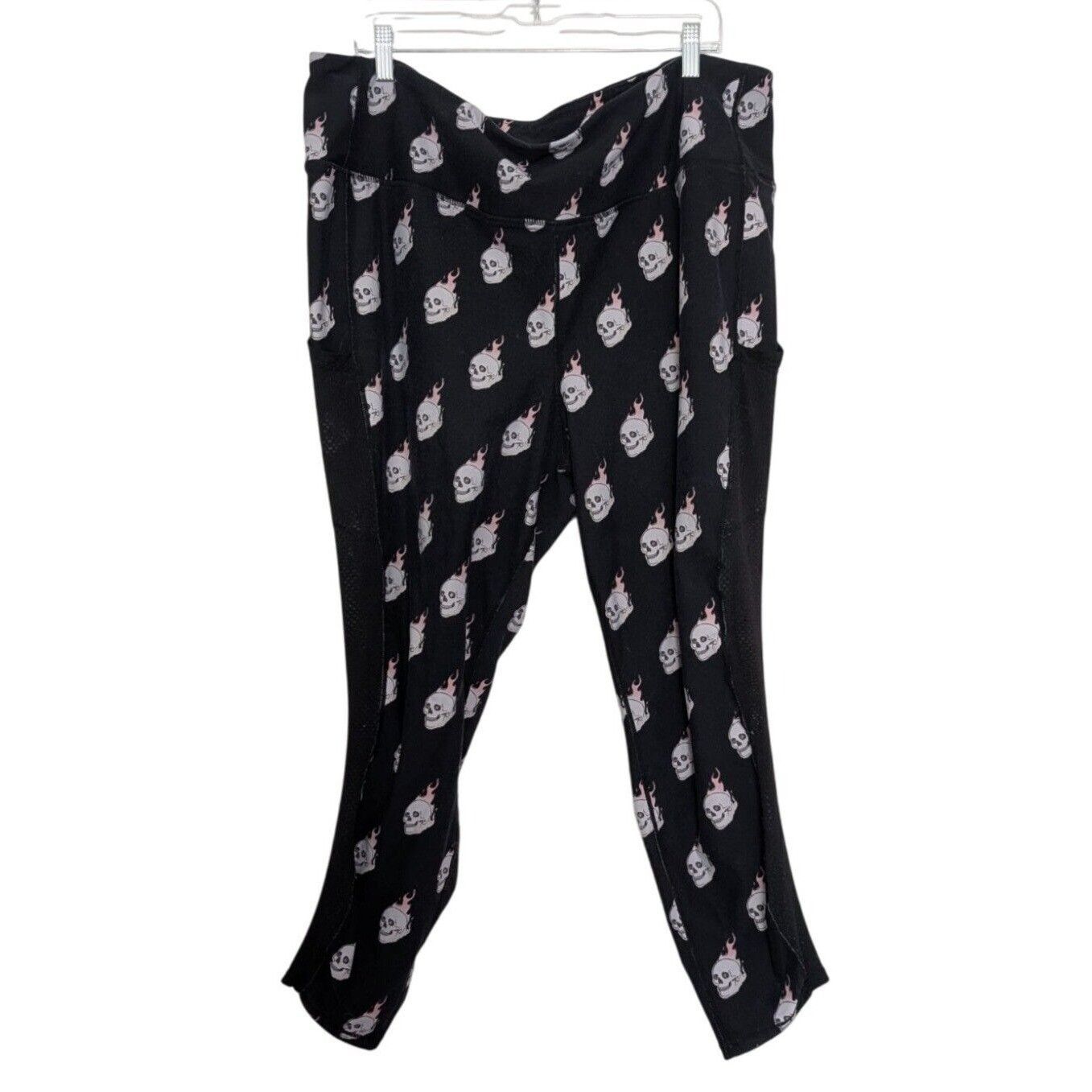 Torrid Torrid Active Flaming Skull Leggings Womens Size 4X Black Size 40" / US 18 - 1 Thumbnail