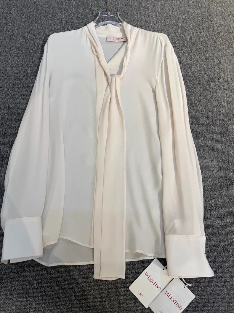 Valentino Valentino Bow-embellished solid stand-up collar button-dow Size S / US 4 / IT 40 - 2 Thumbnail