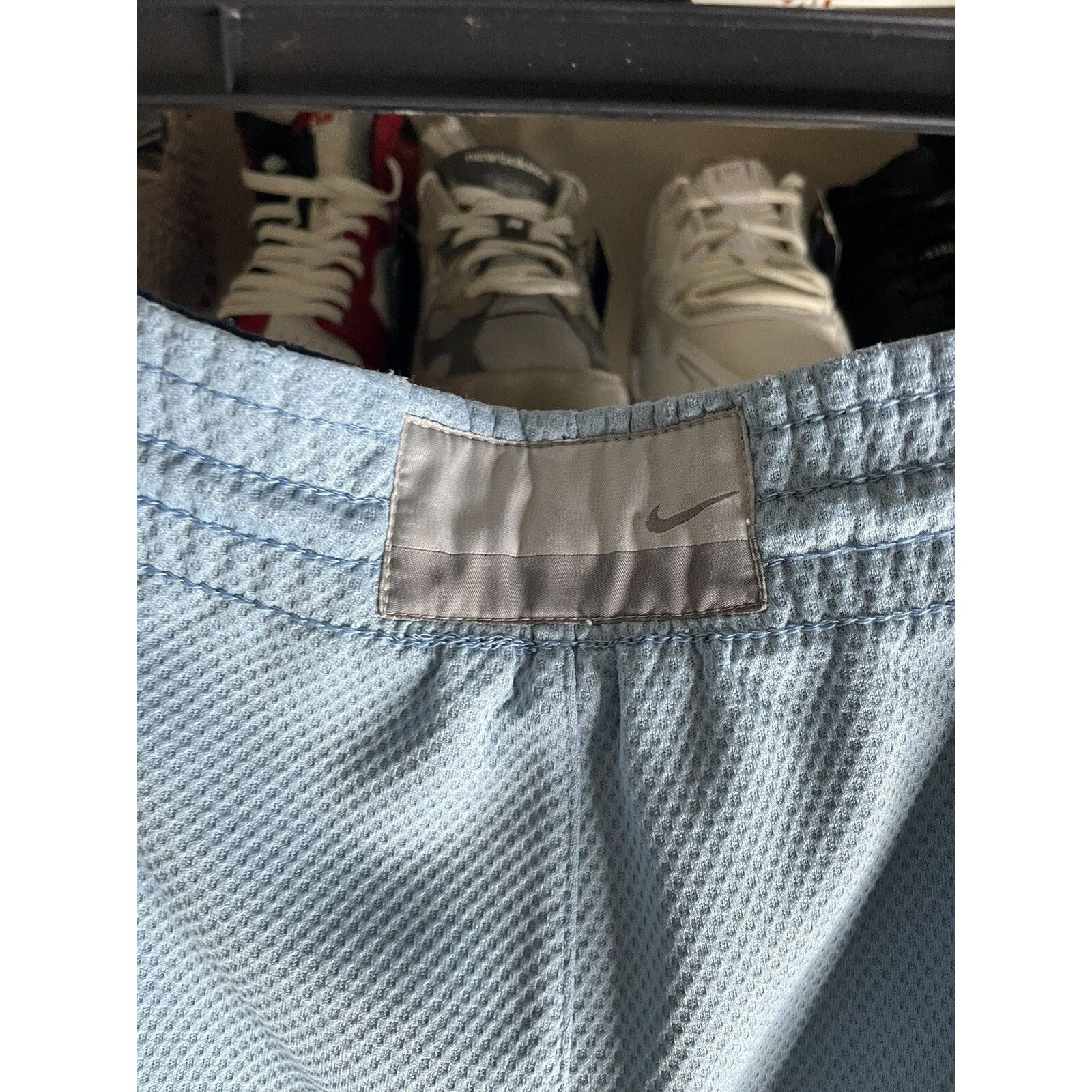 Nike VTG Nike Reversible Basketball Shorts size XL Navy Blue/Gold Size US 43 - 5 Thumbnail