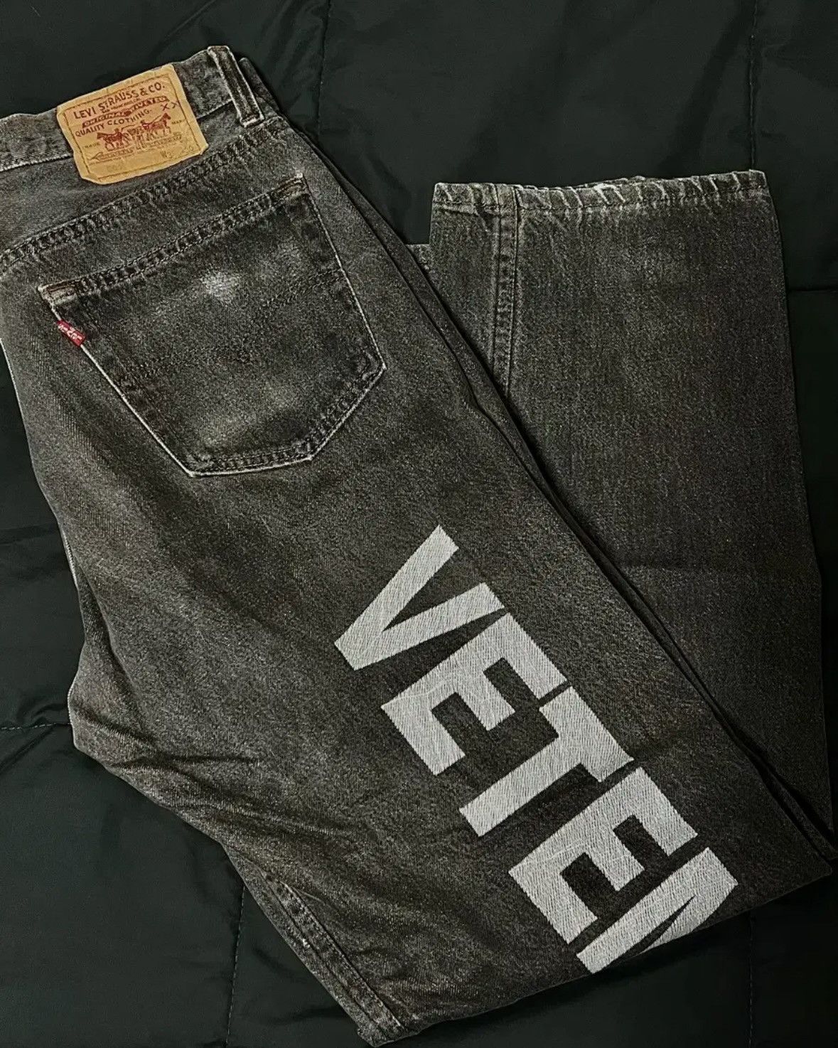 Vetements Vetements x Levi's Embroidered Logo Denim Pants Jeans Size US 32 / EU 48 - 1 Thumbnail