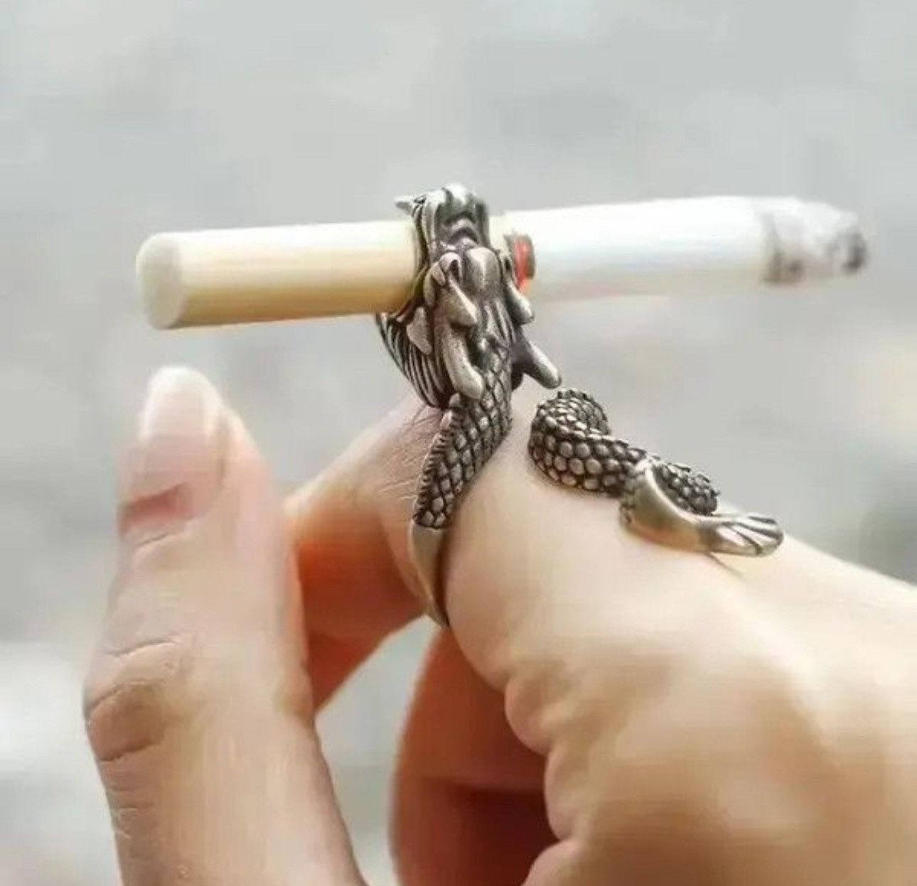 Jewelry × Vintage Dragon Cigarette Holder Ring Size ONE SIZE - 1 Thumbnail