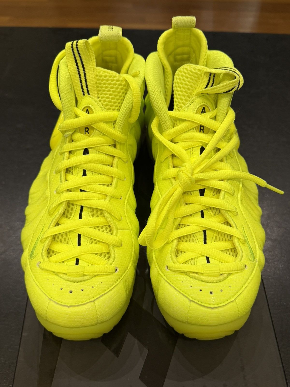 Nike Nike Air Foamposite Pro ‘Volt’ Size US 8 / EU 41 - 4 Thumbnail