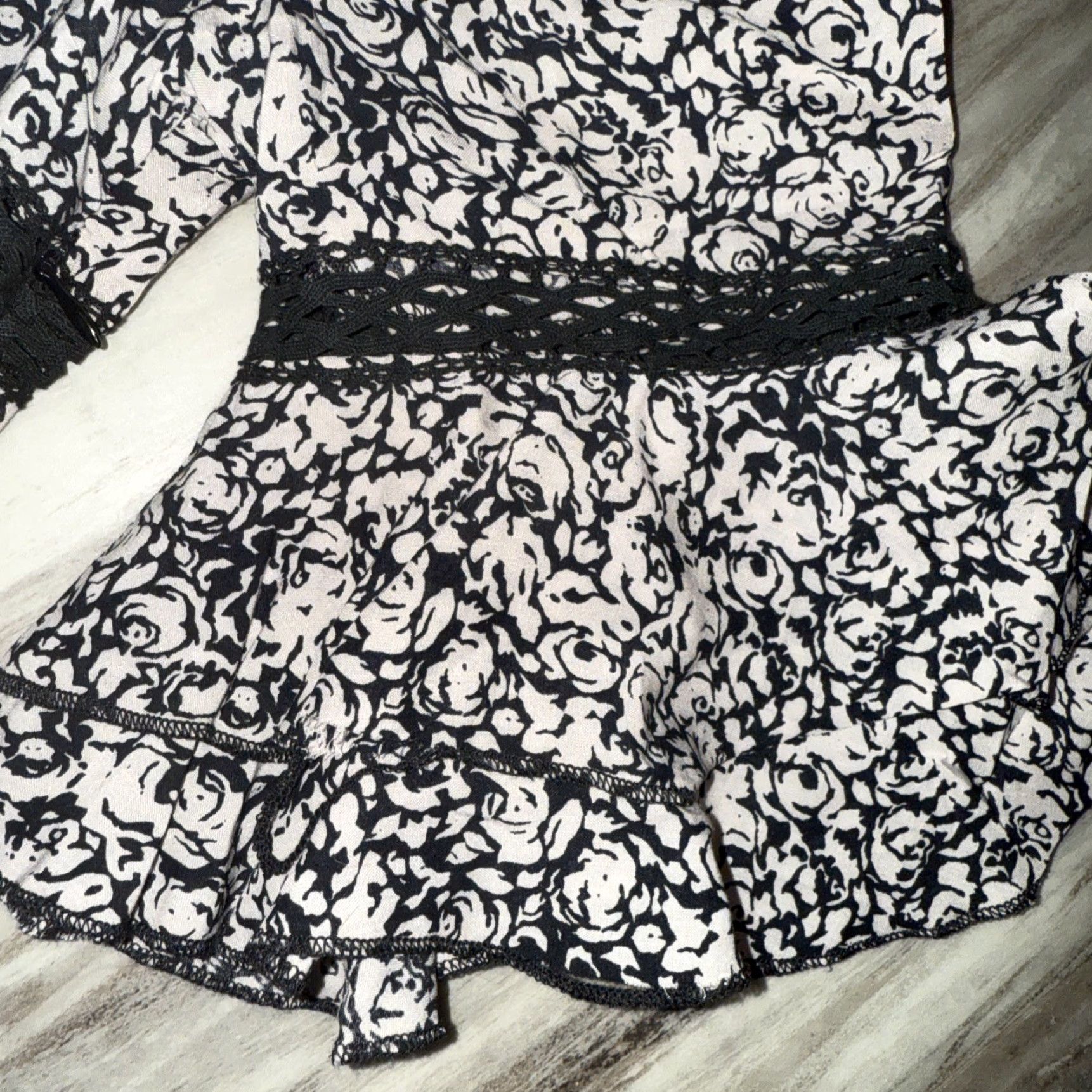 J Brand Esley Dress Fit & Flare Black Tan Floral Lace Ruffle Sleeve Knee Length NWT Womens M Knit Sleeveless? Size M / US 6-8 / IT 42-44 - 5 Thumbnail