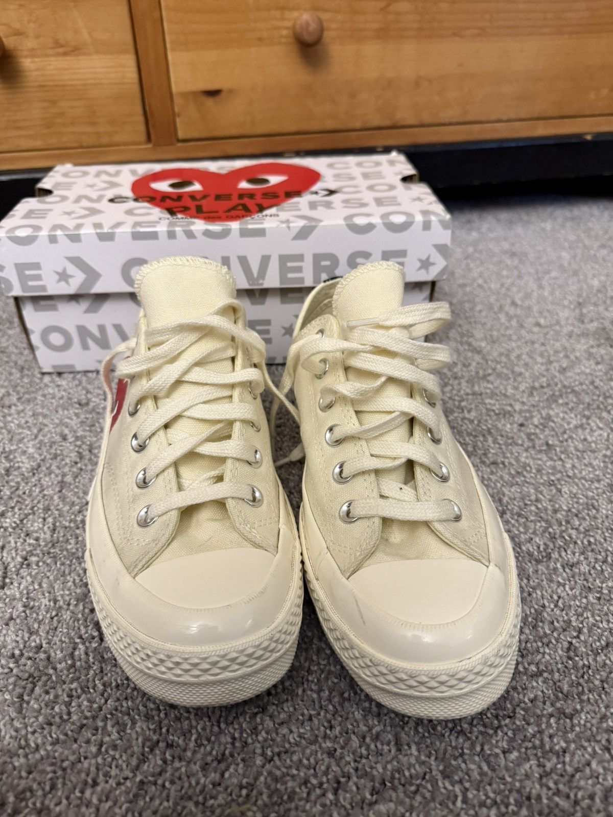 Comme des Garcons PLAY × Converse Chuck Taylor All Star One Heart Low Tops Size US 6 / EU 39 - 4 Thumbnail