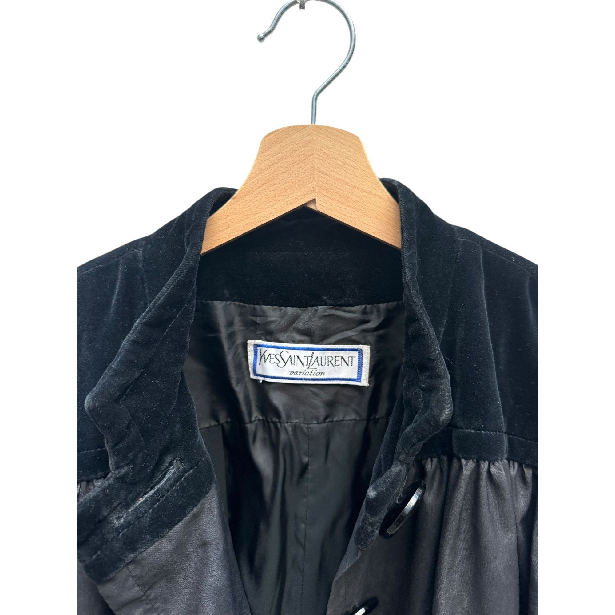 Yves Saint Laurent Vintage Black Velvet & Silk Coat Size M / US 6-8 / IT 42-44 - 7 Thumbnail