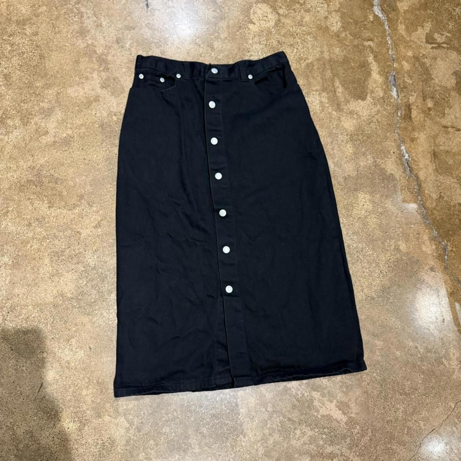 Express Black Denim Snap Button Up Midi Skirt Size 28" / US 6 / IT 42 - 2 Thumbnail