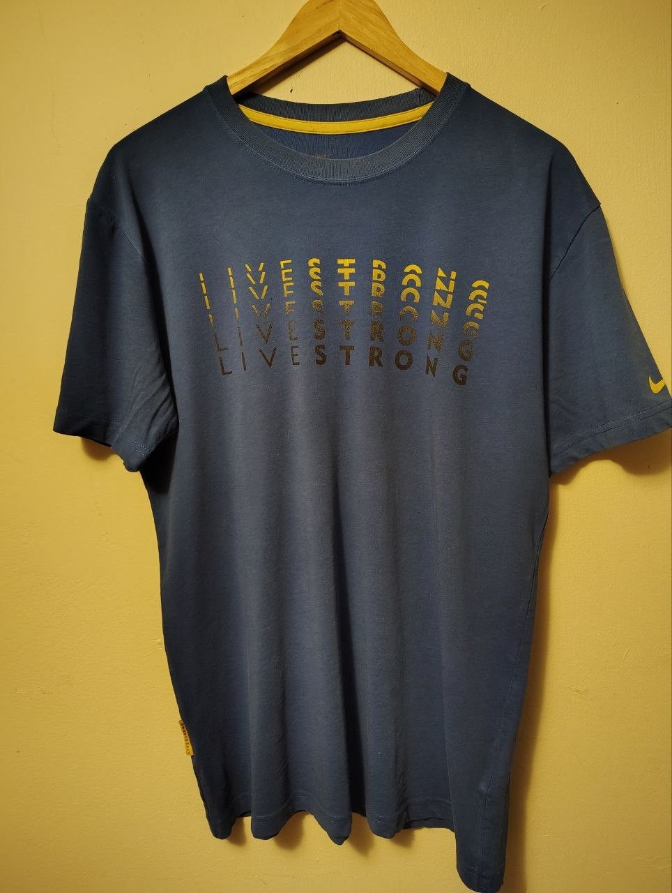 Nike Livestrong Vintage Blue T-Shirt (Medium) Size US M / EU 48-50 / 2 - 1 Preview