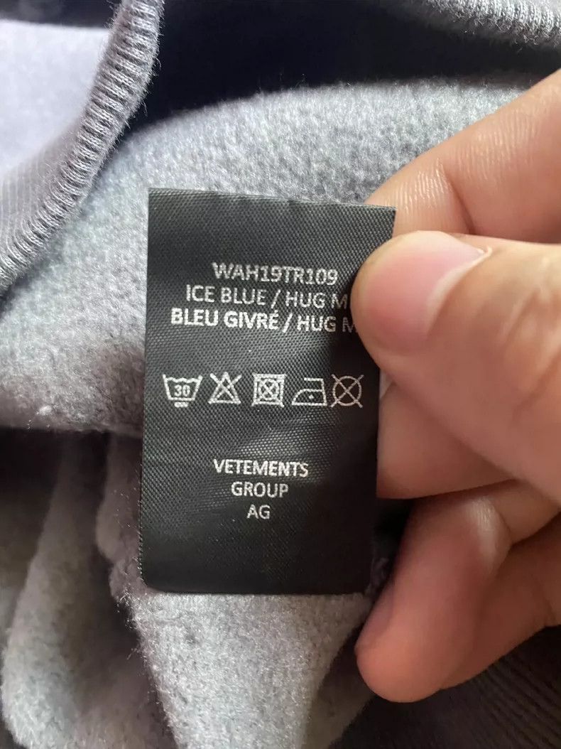 Vetements vetements hug me hoodie 2504-Nextarrow Size US S / EU 44-46 / 1 - 8 Thumbnail