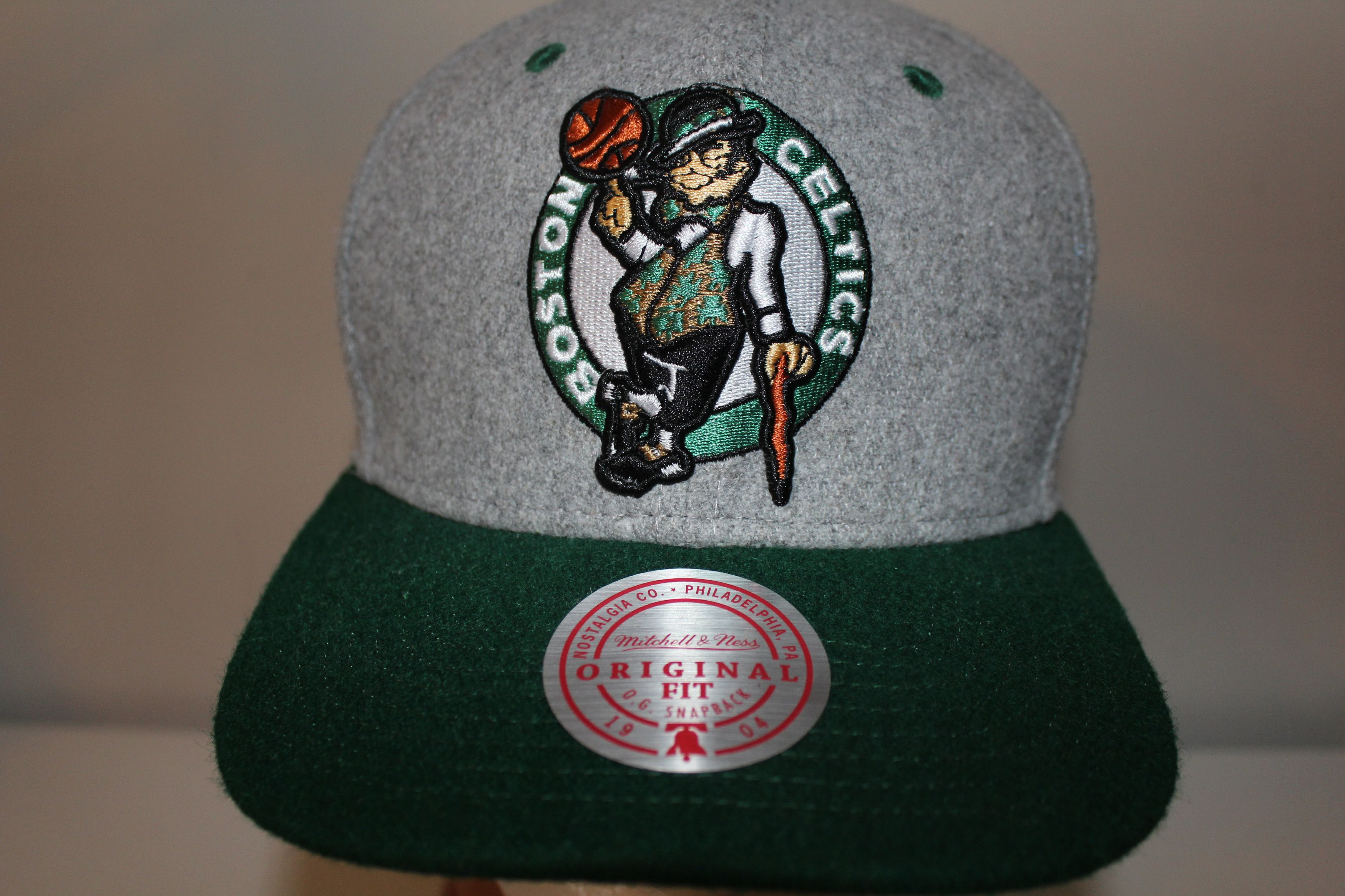 Mitchell & Ness MITCHELL & NESS BOSTON CELTICS 1946 GRAYGREEN SNAPBACK HAT Size ONE SIZE - 1 Thumbnail