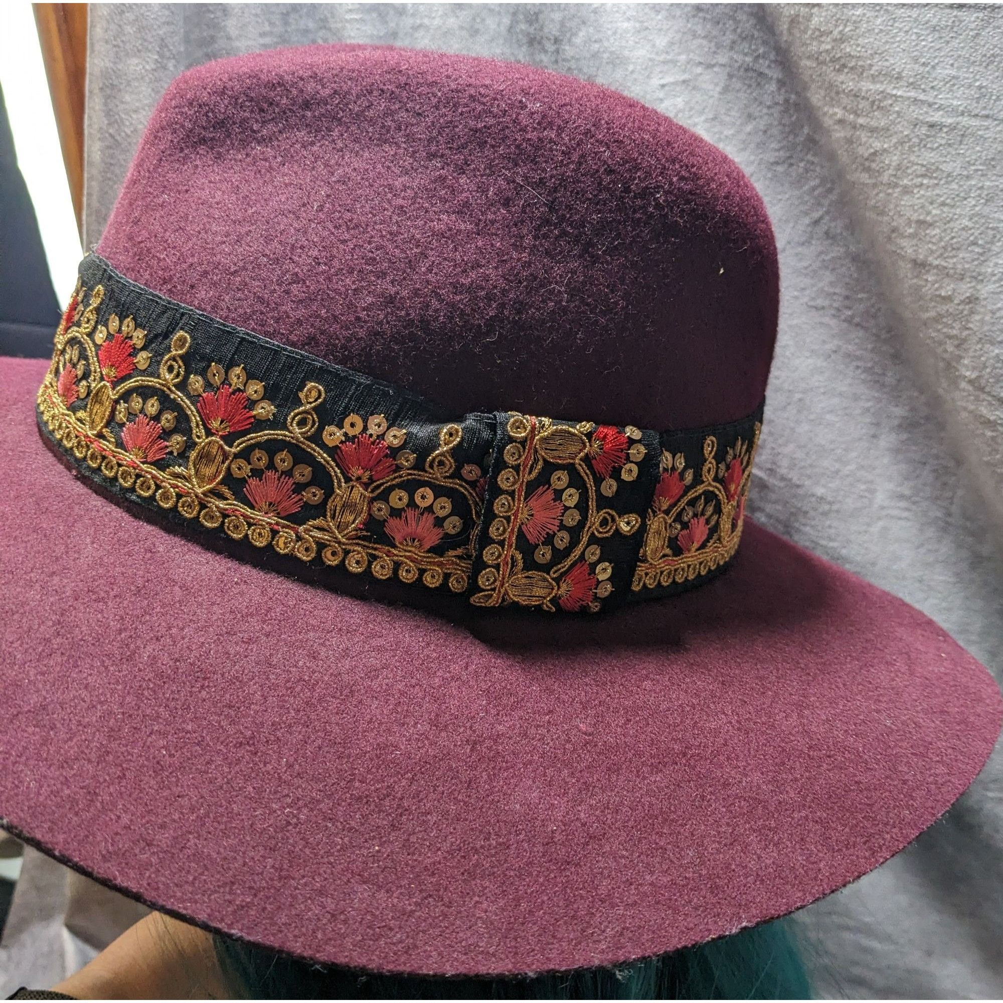 Other Maradji Burgundy Wool Felt Gold Floral Victor Hat Size ONE SIZE - 11 Thumbnail