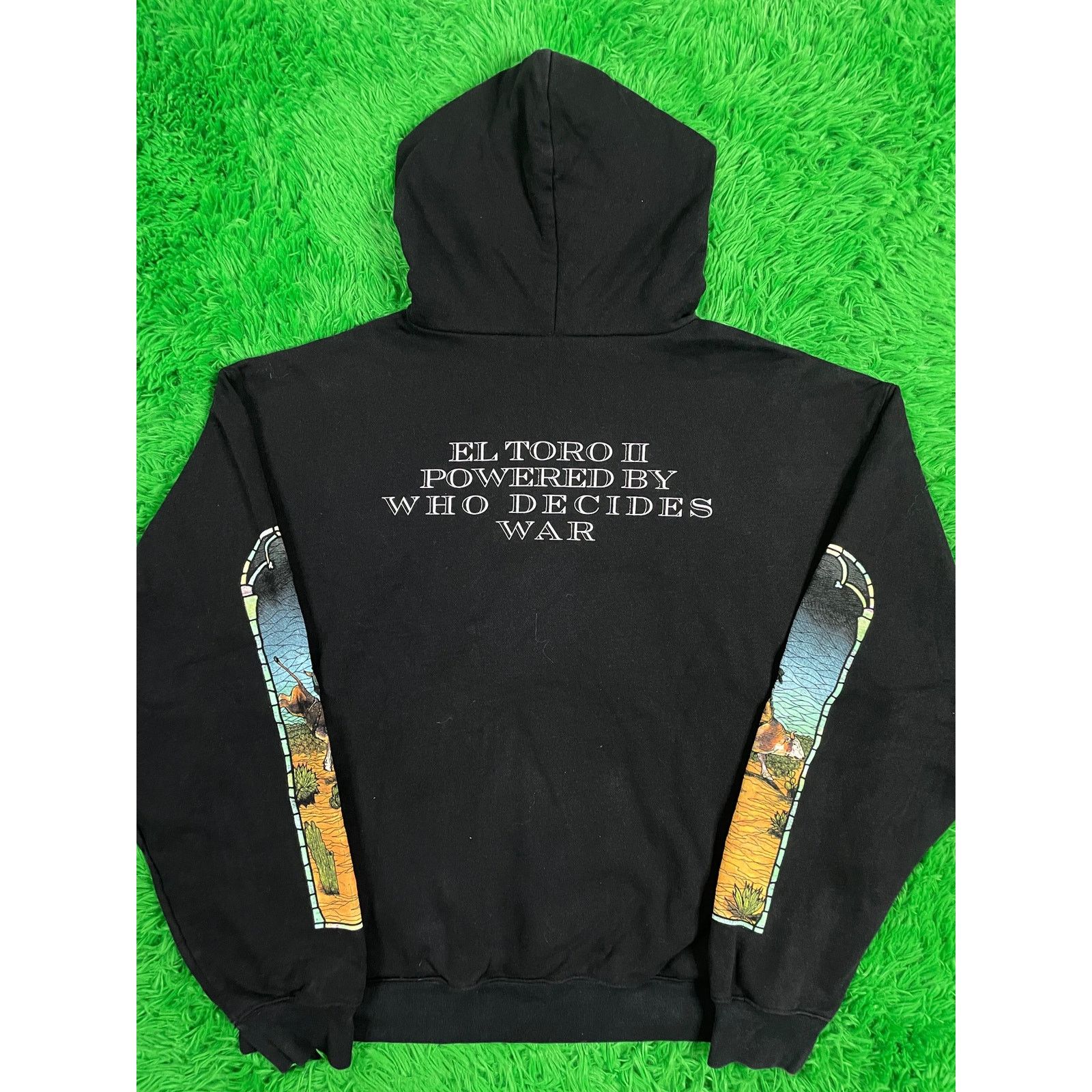 Who Decides War WDW EST Gee Hoodie XL Used Size US XL / EU 56 / 4 - 2 Thumbnail